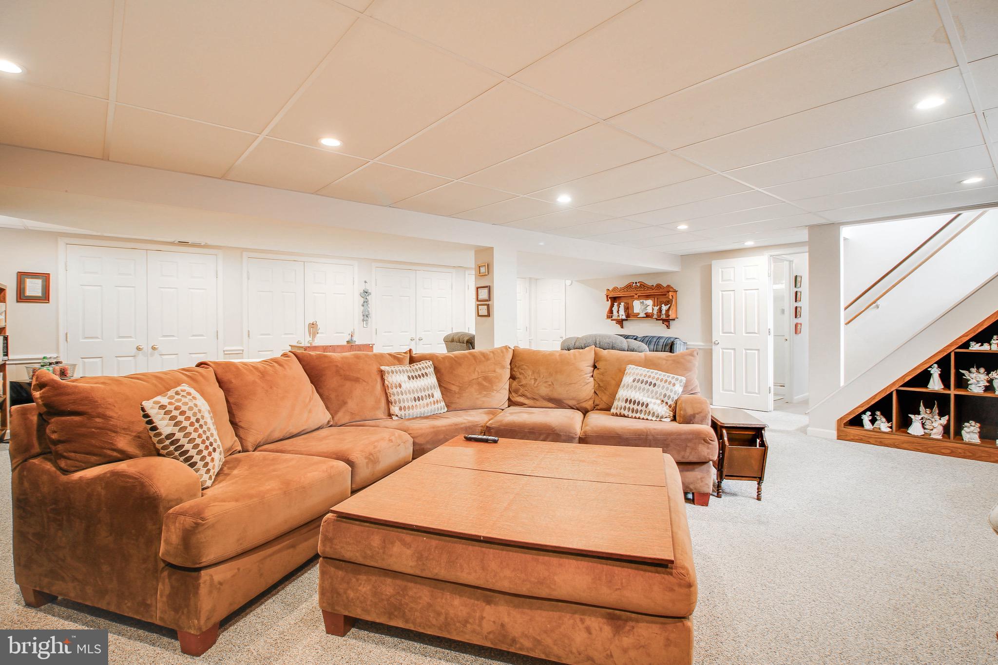 MONTROSE - Residential