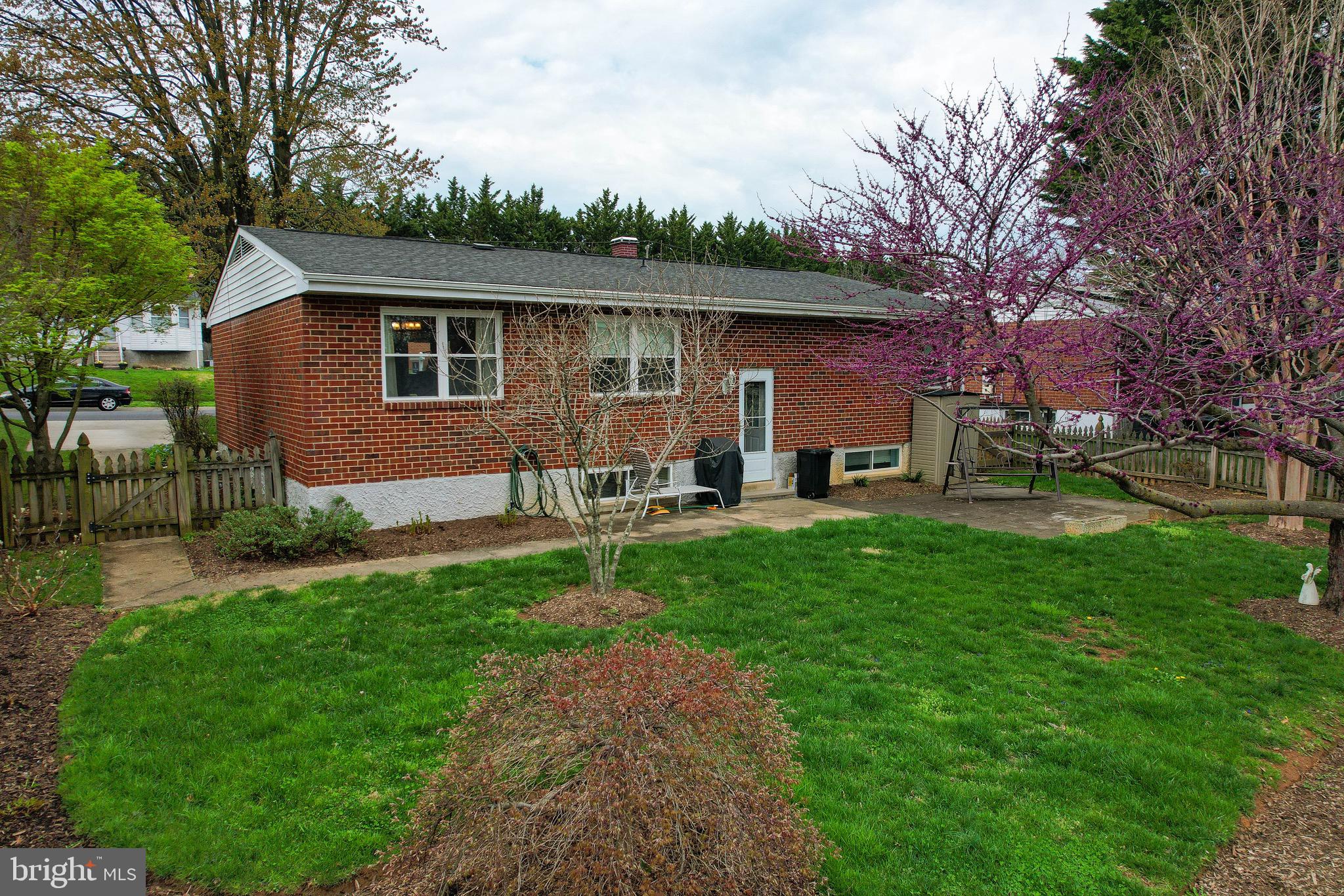 MONTROSE - Residential