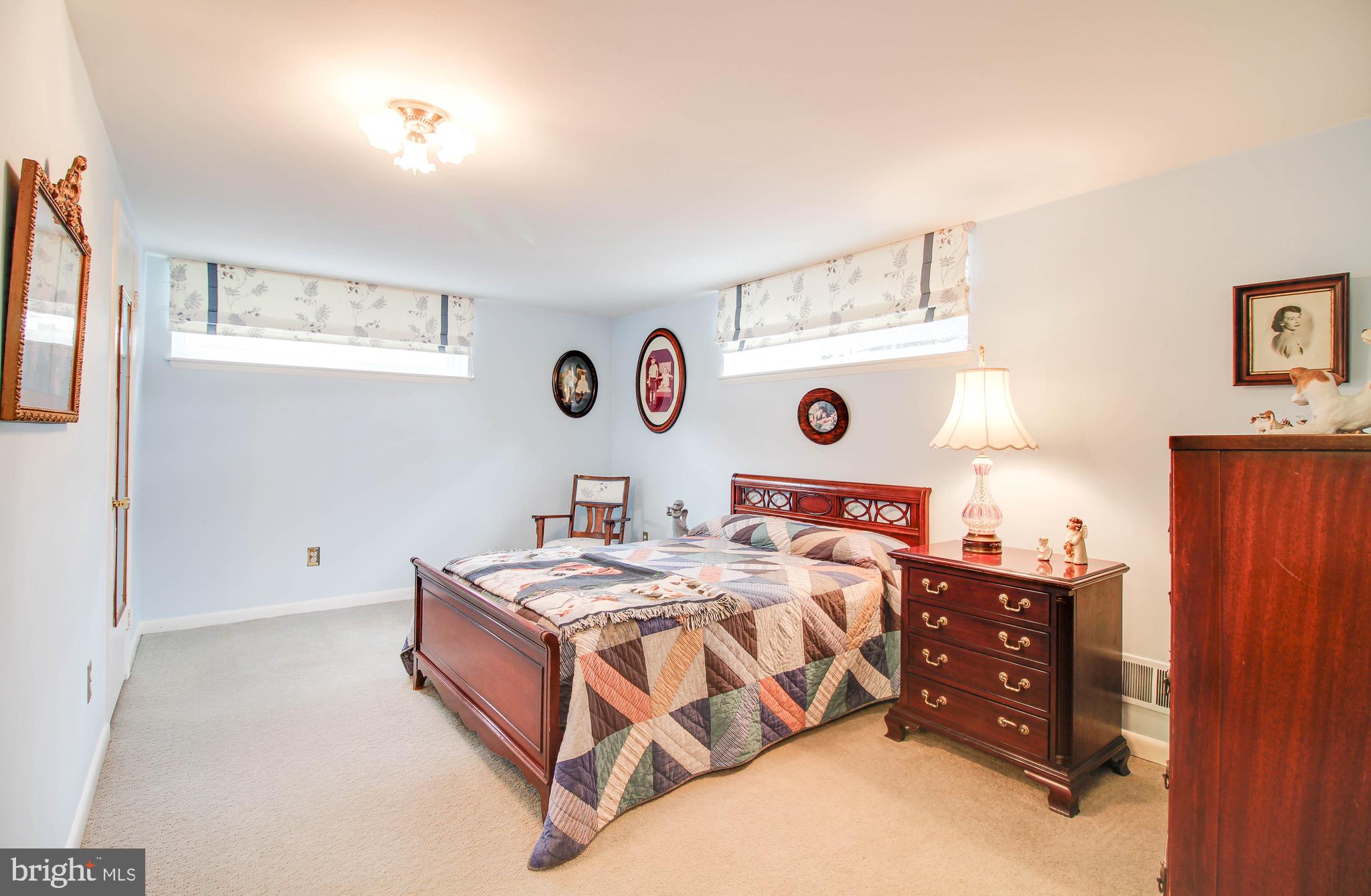 MONTROSE - Residential