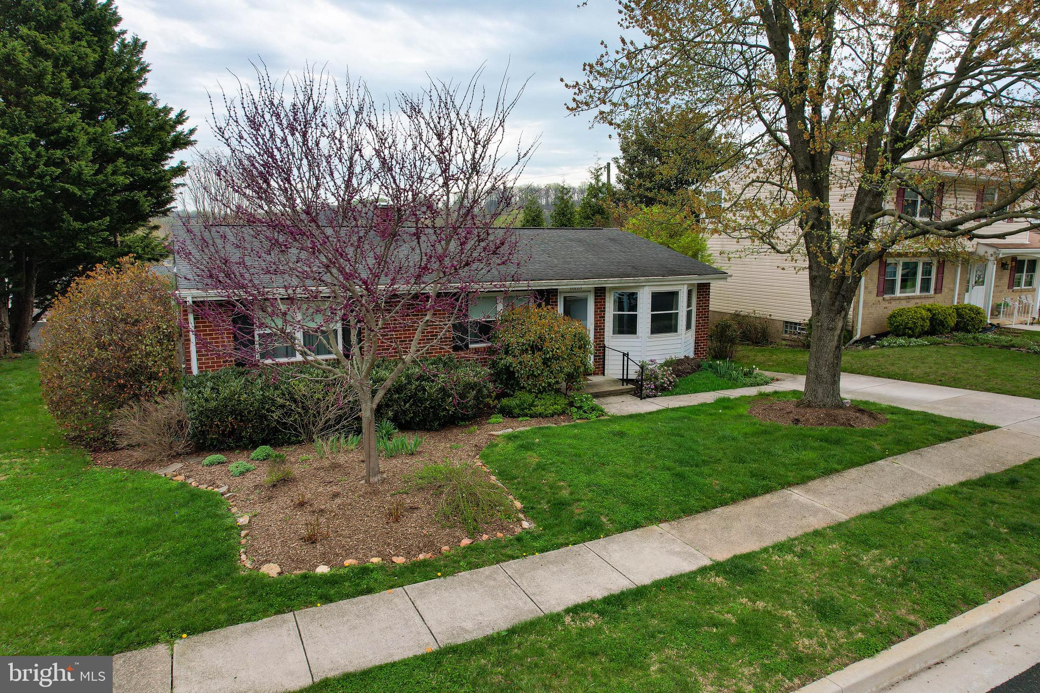 MONTROSE - Residential