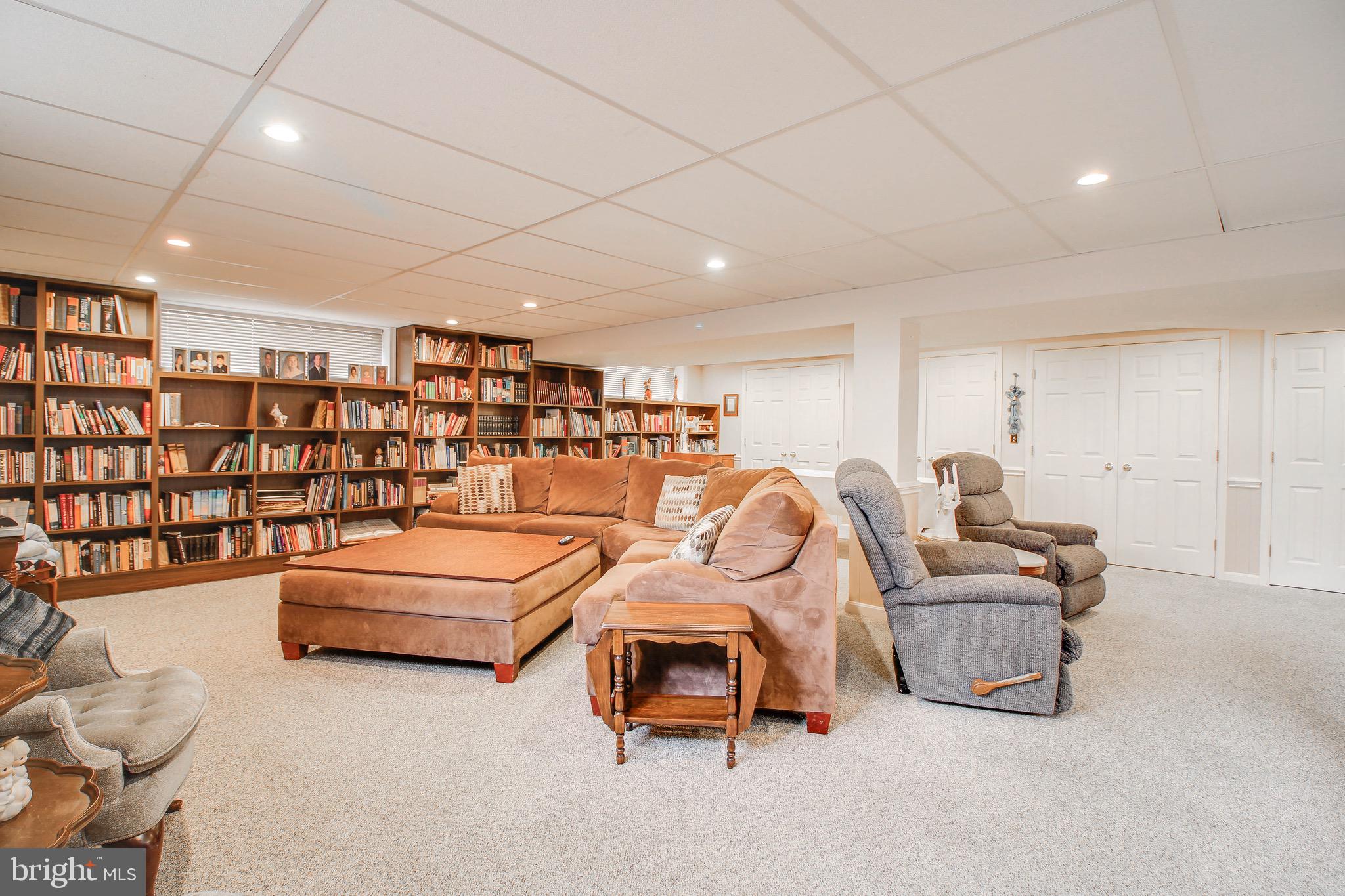 MONTROSE - Residential