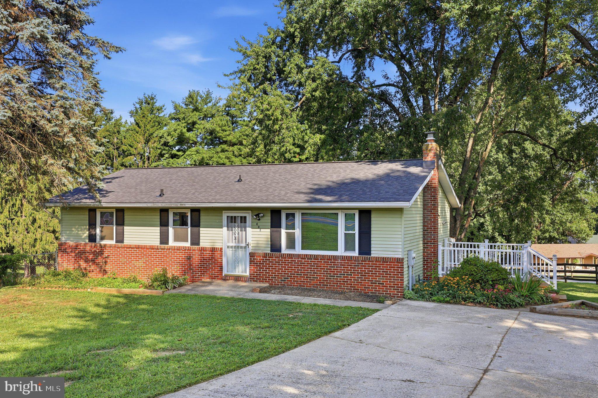 608 OAK TREE ROAD