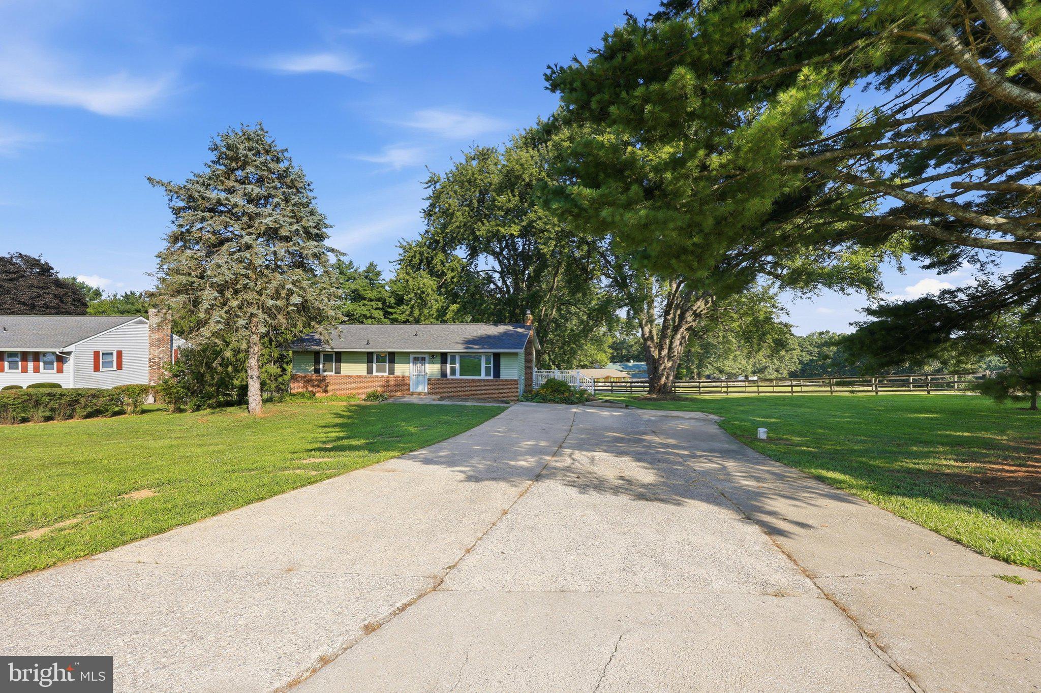 608 OAK TREE ROAD