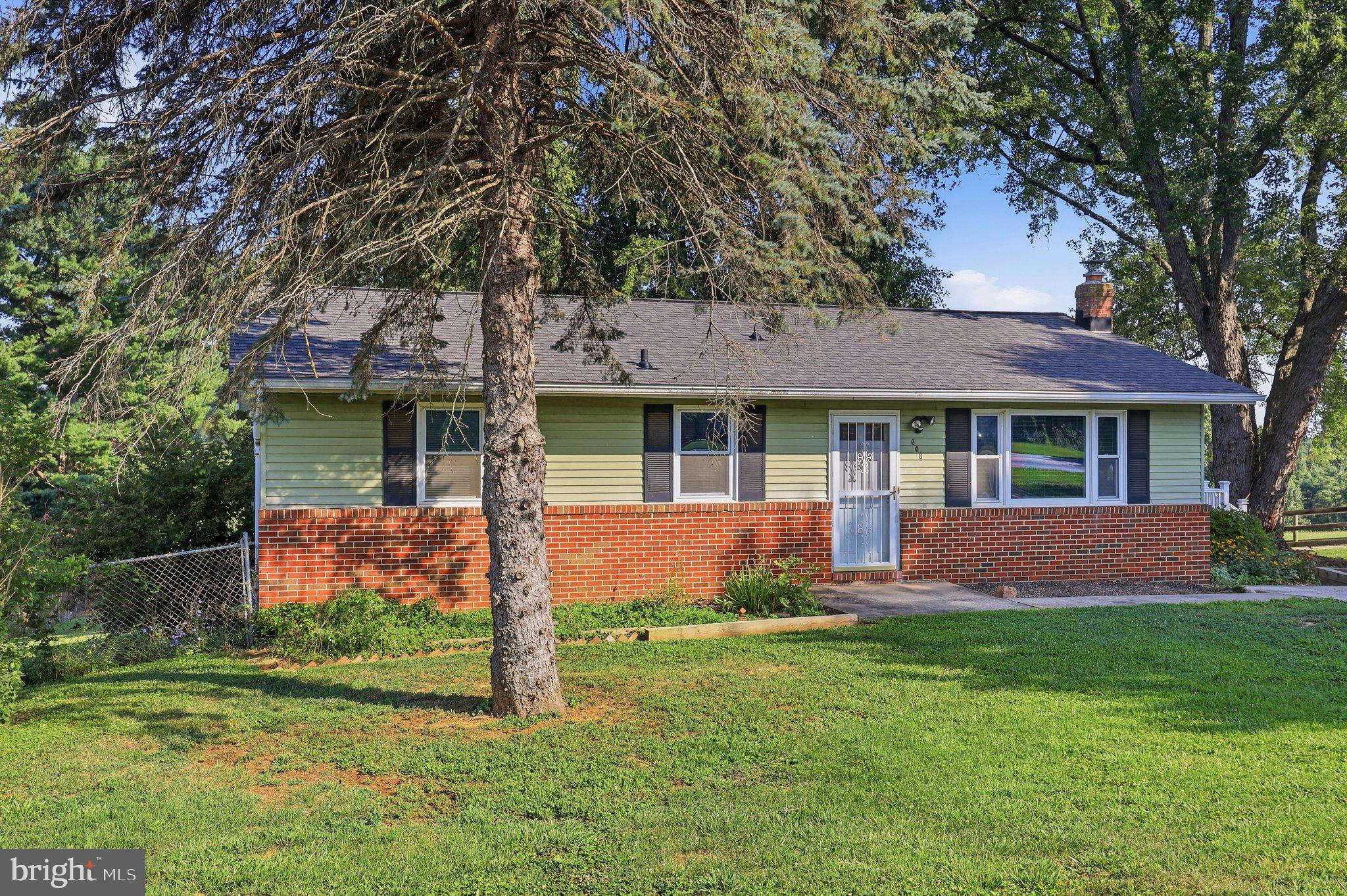608 OAK TREE ROAD