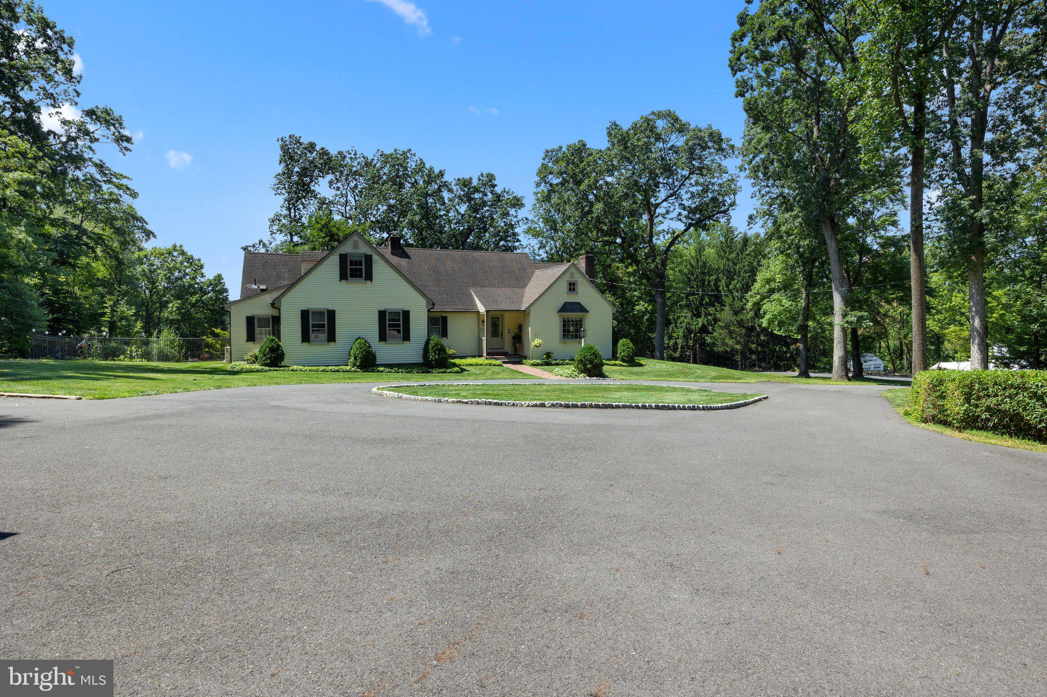 HUNTINGDON VALLEY - Residential