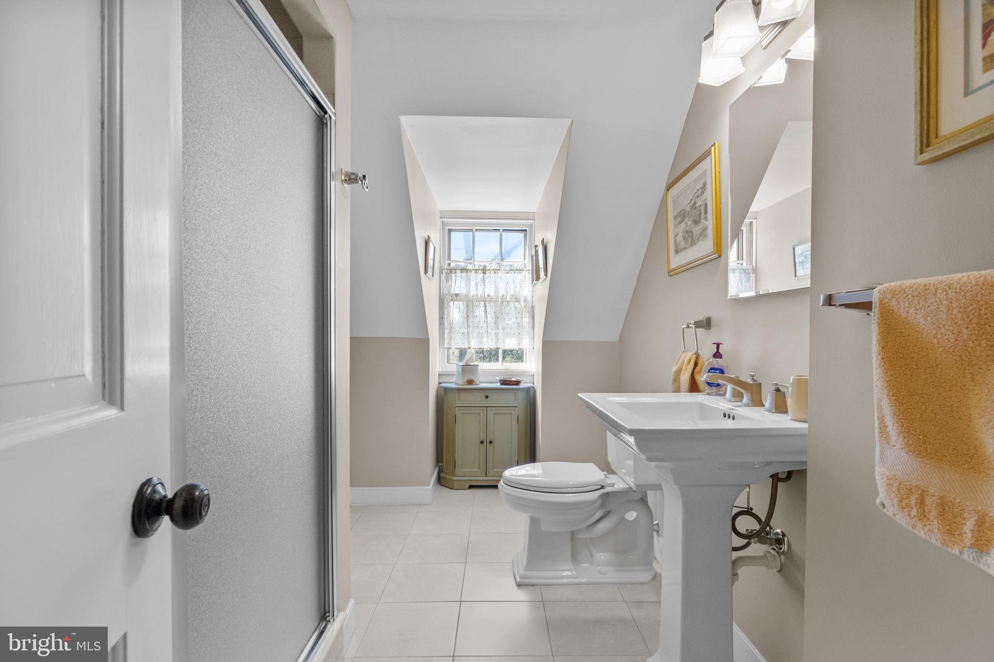 HUNTINGDON VALLEY - Residential