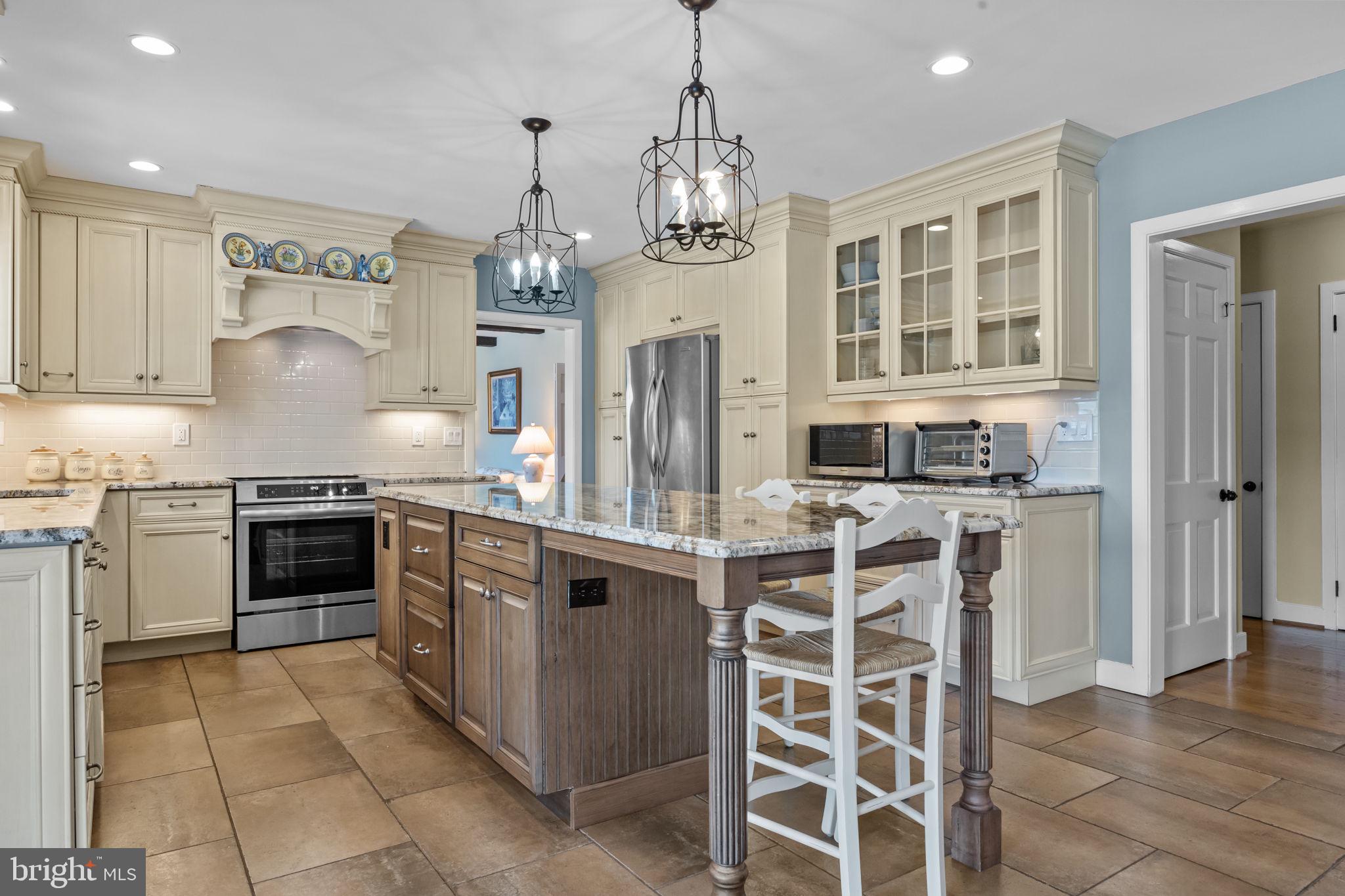 HUNTINGDON VALLEY - Residential