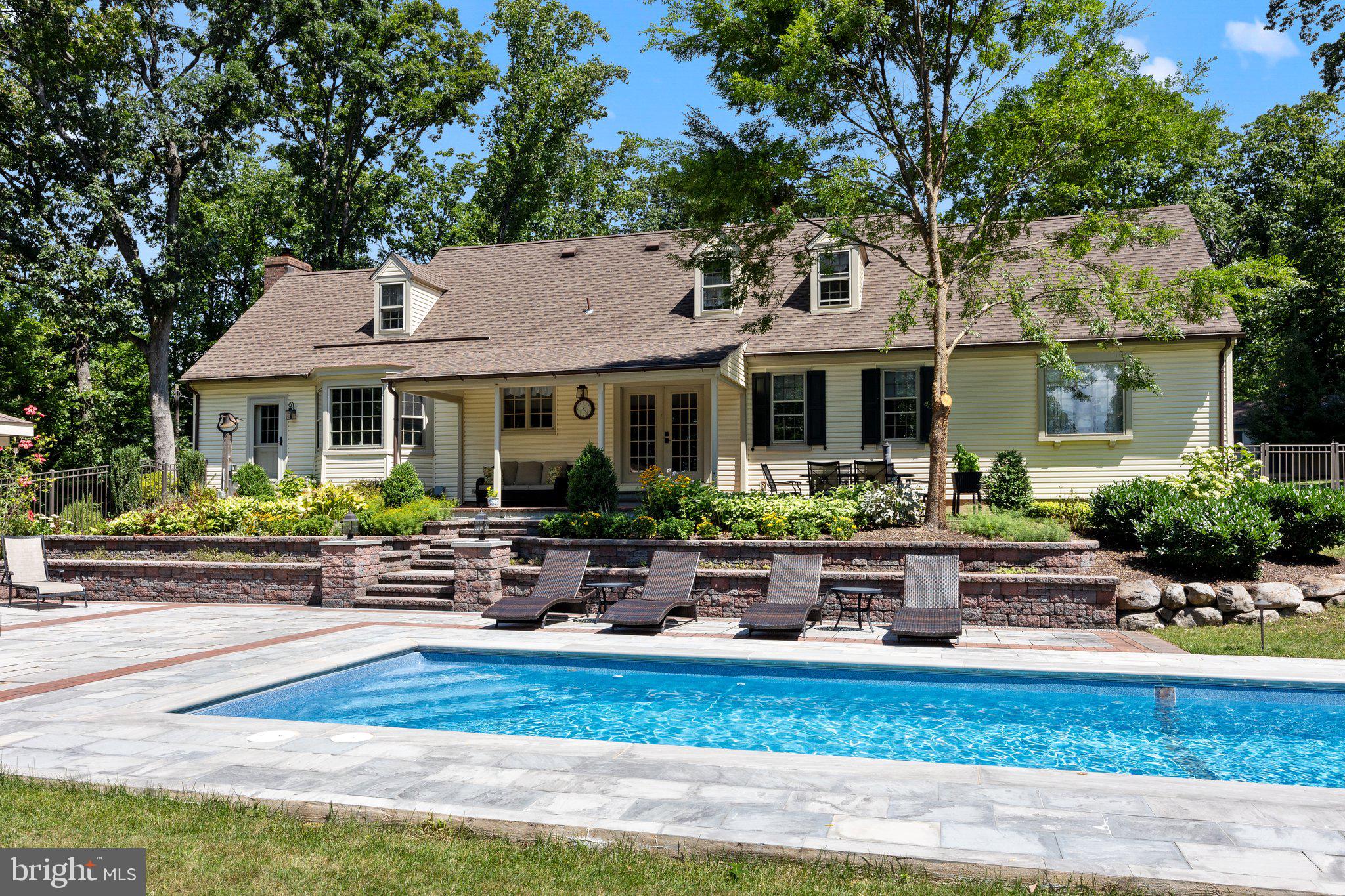 HUNTINGDON VALLEY - Residential