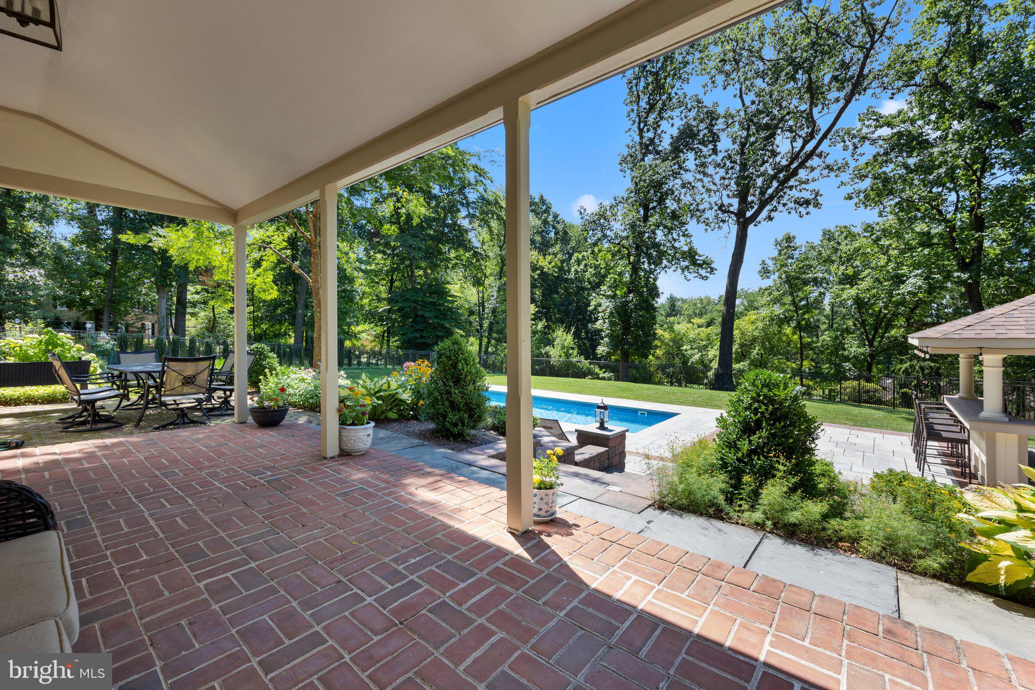 HUNTINGDON VALLEY - Residential
