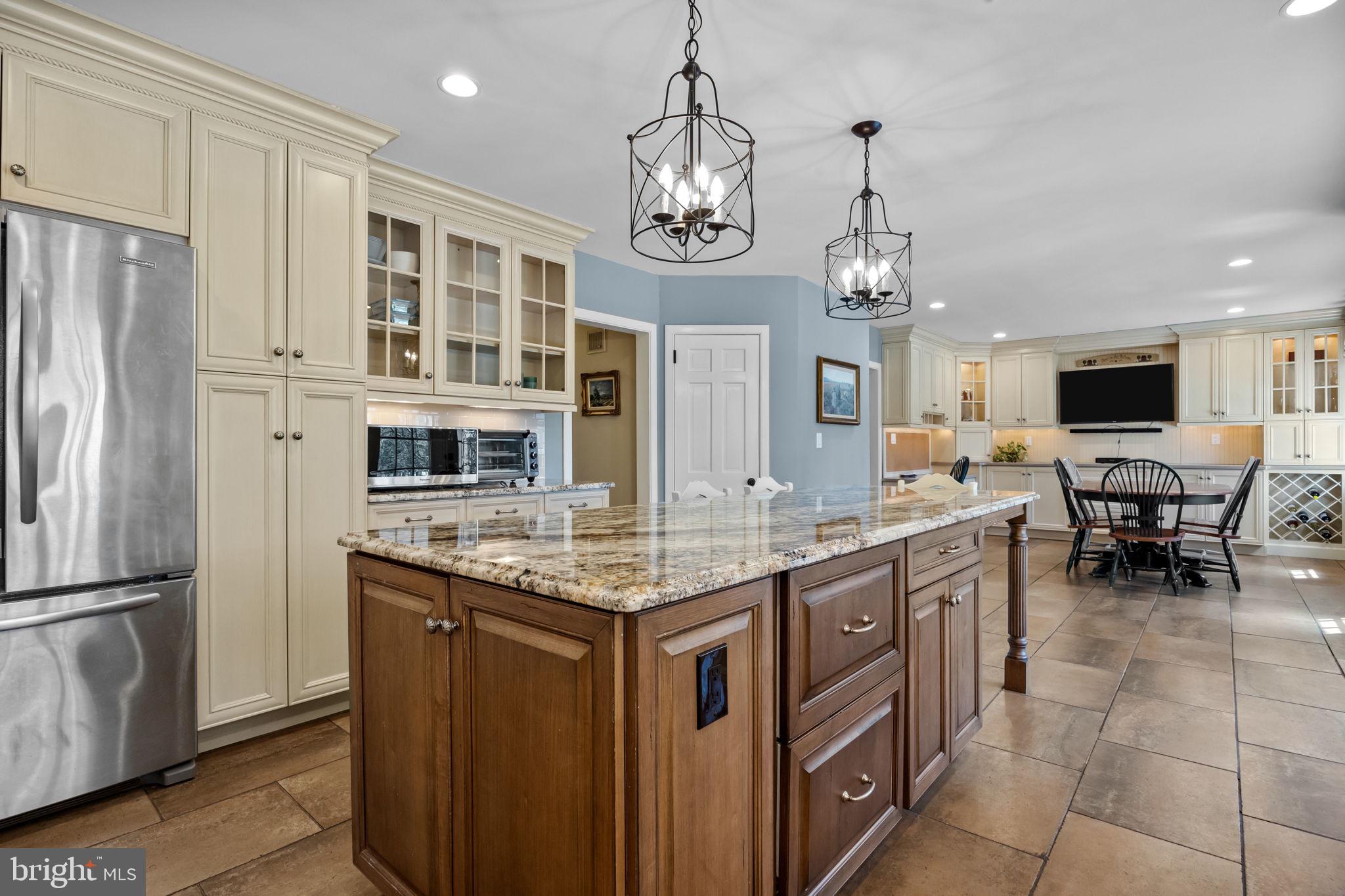HUNTINGDON VALLEY - Residential