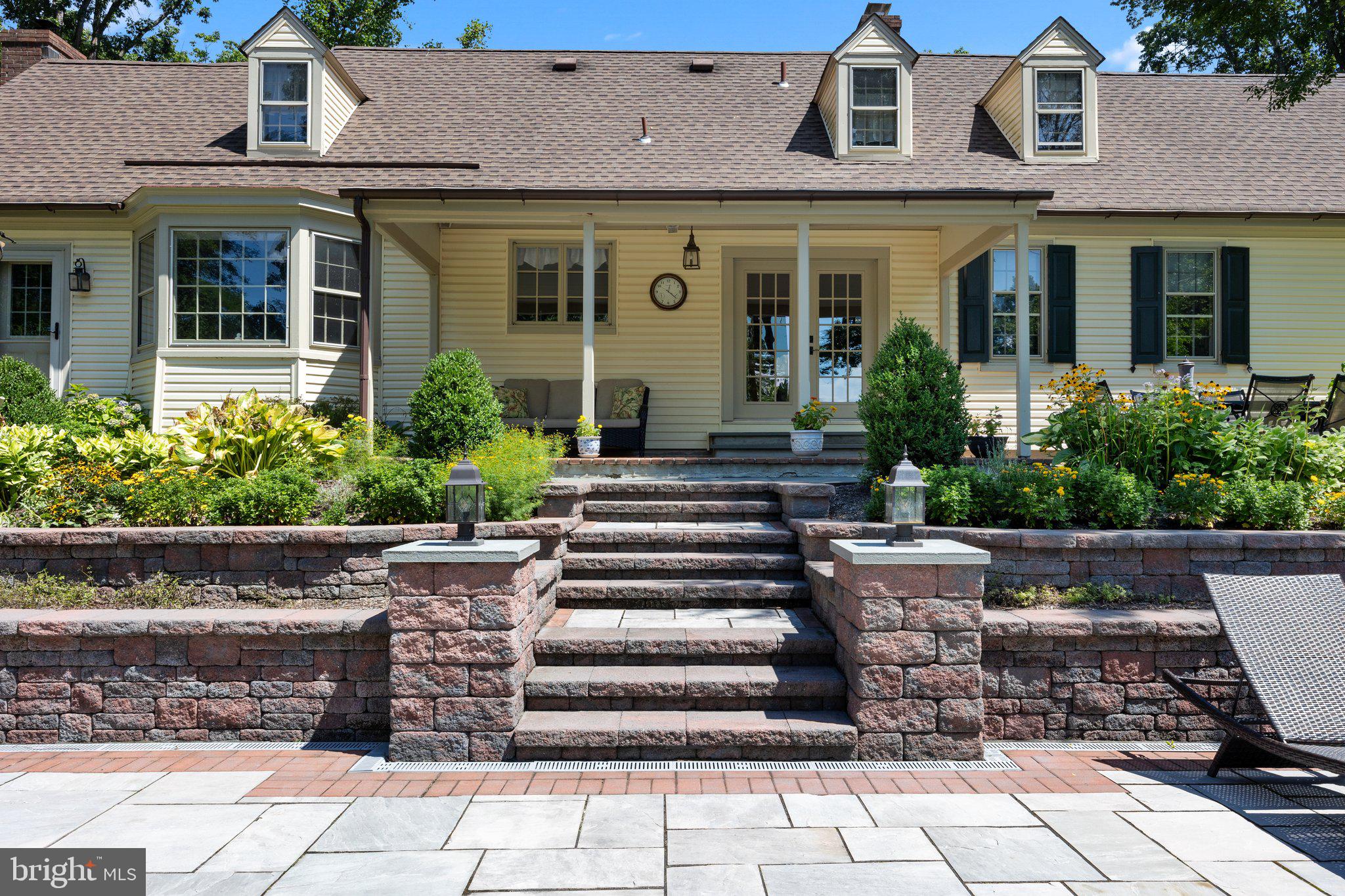 HUNTINGDON VALLEY - Residential