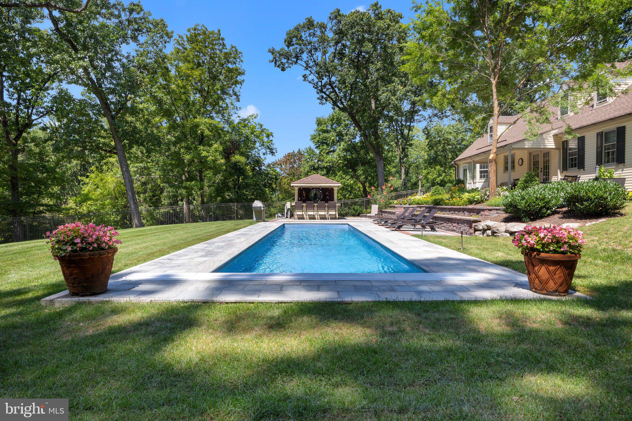 HUNTINGDON VALLEY - Residential