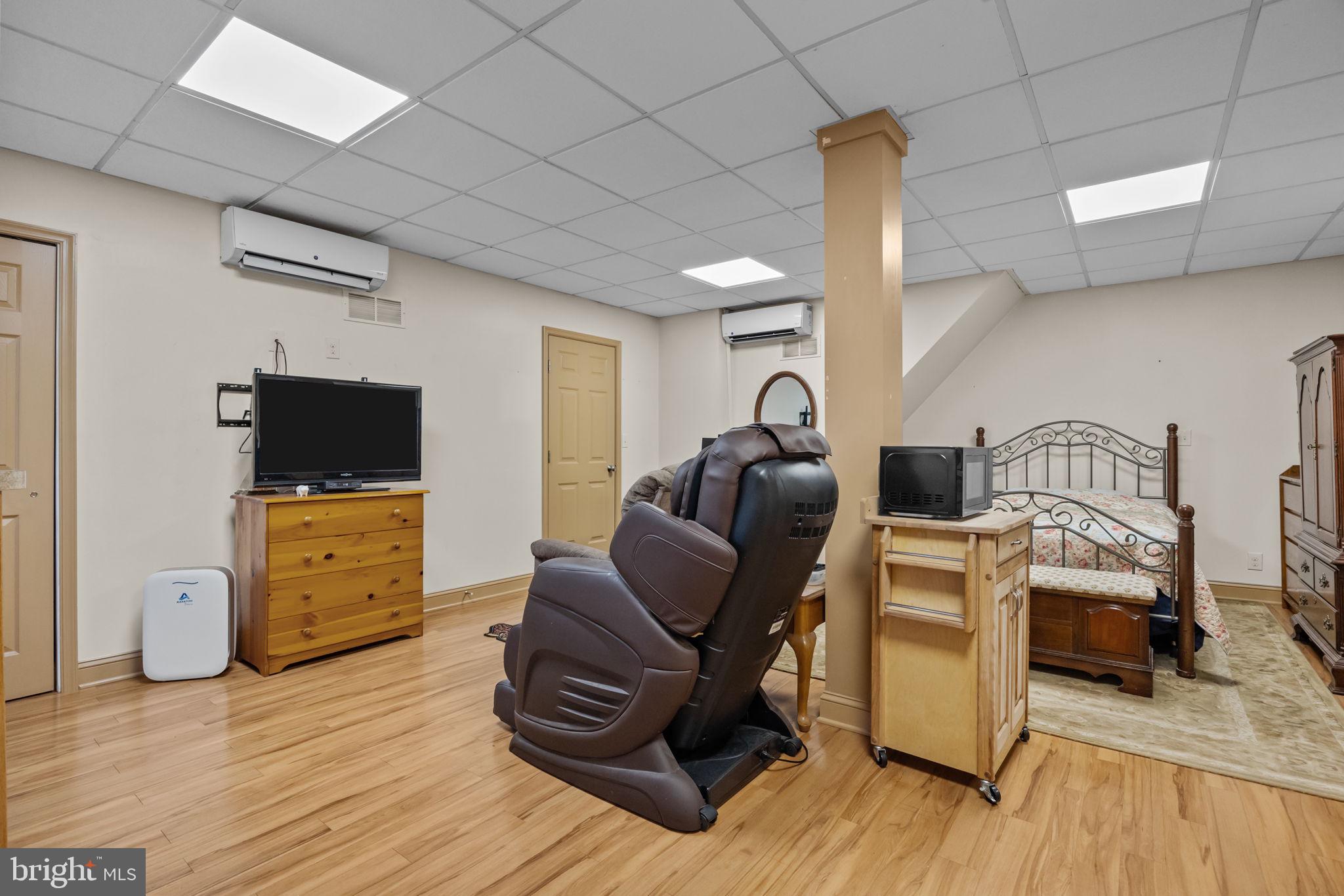 HUNTINGDON VALLEY - Residential