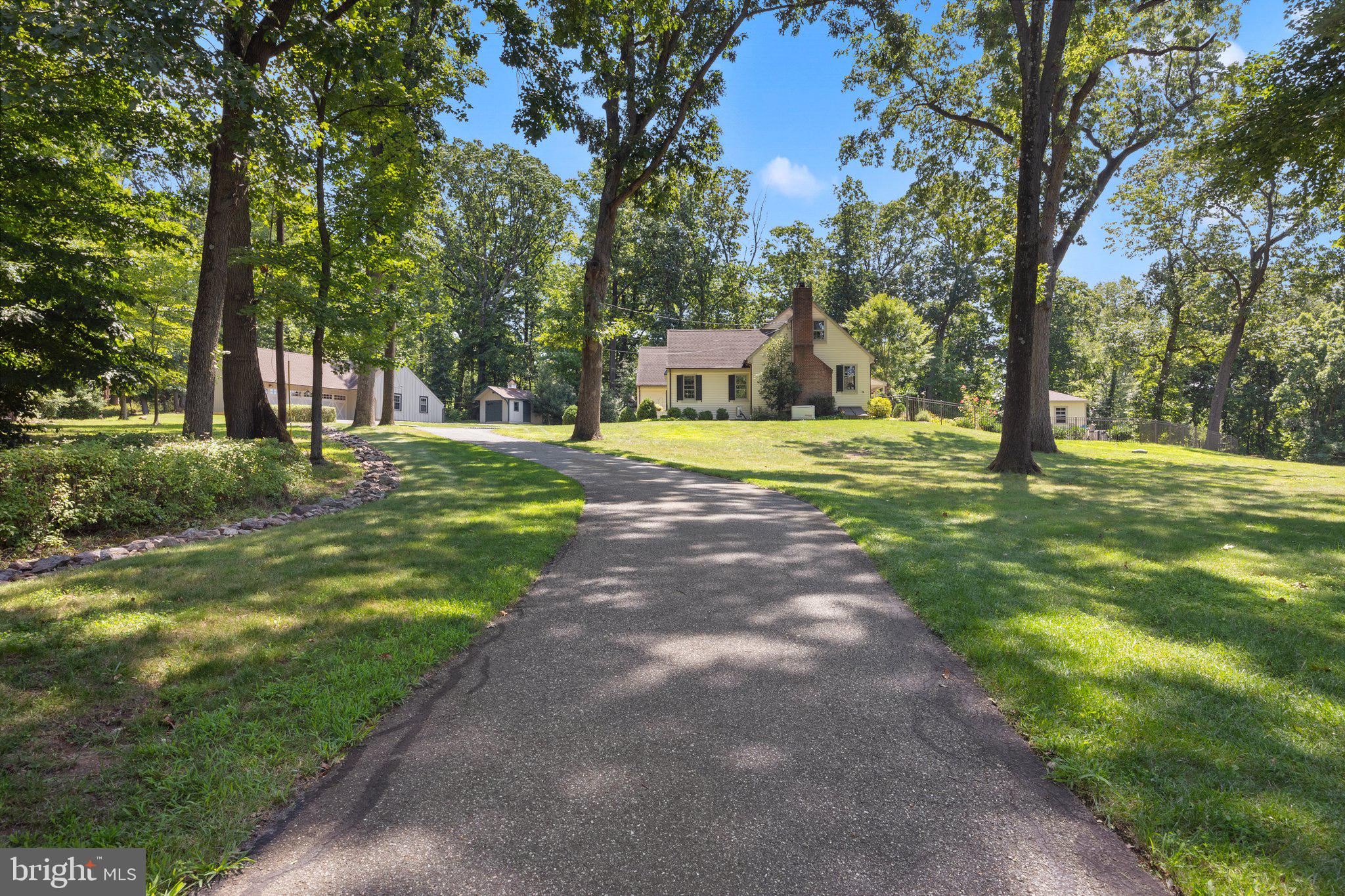 HUNTINGDON VALLEY - Residential