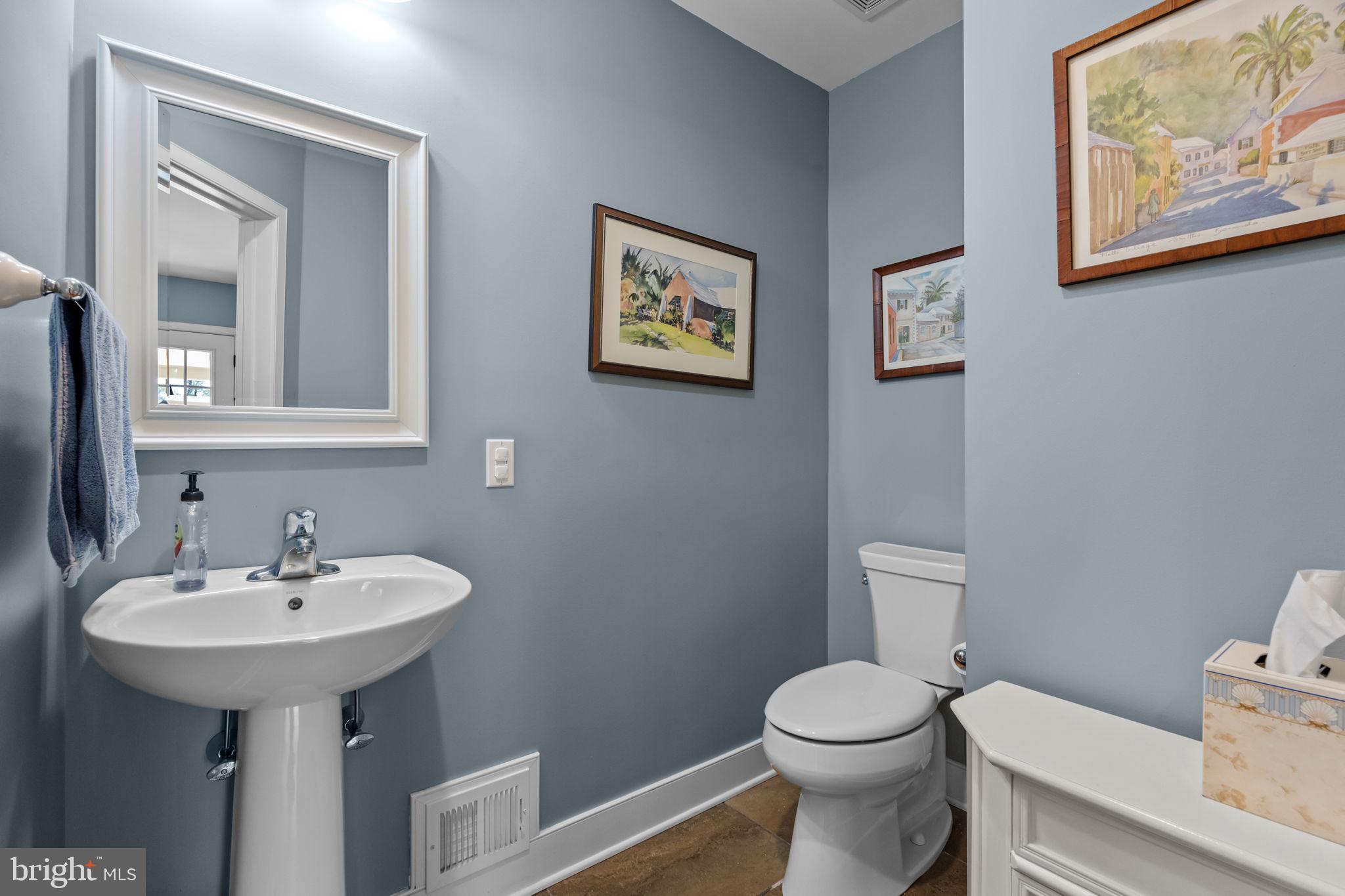 HUNTINGDON VALLEY - Residential