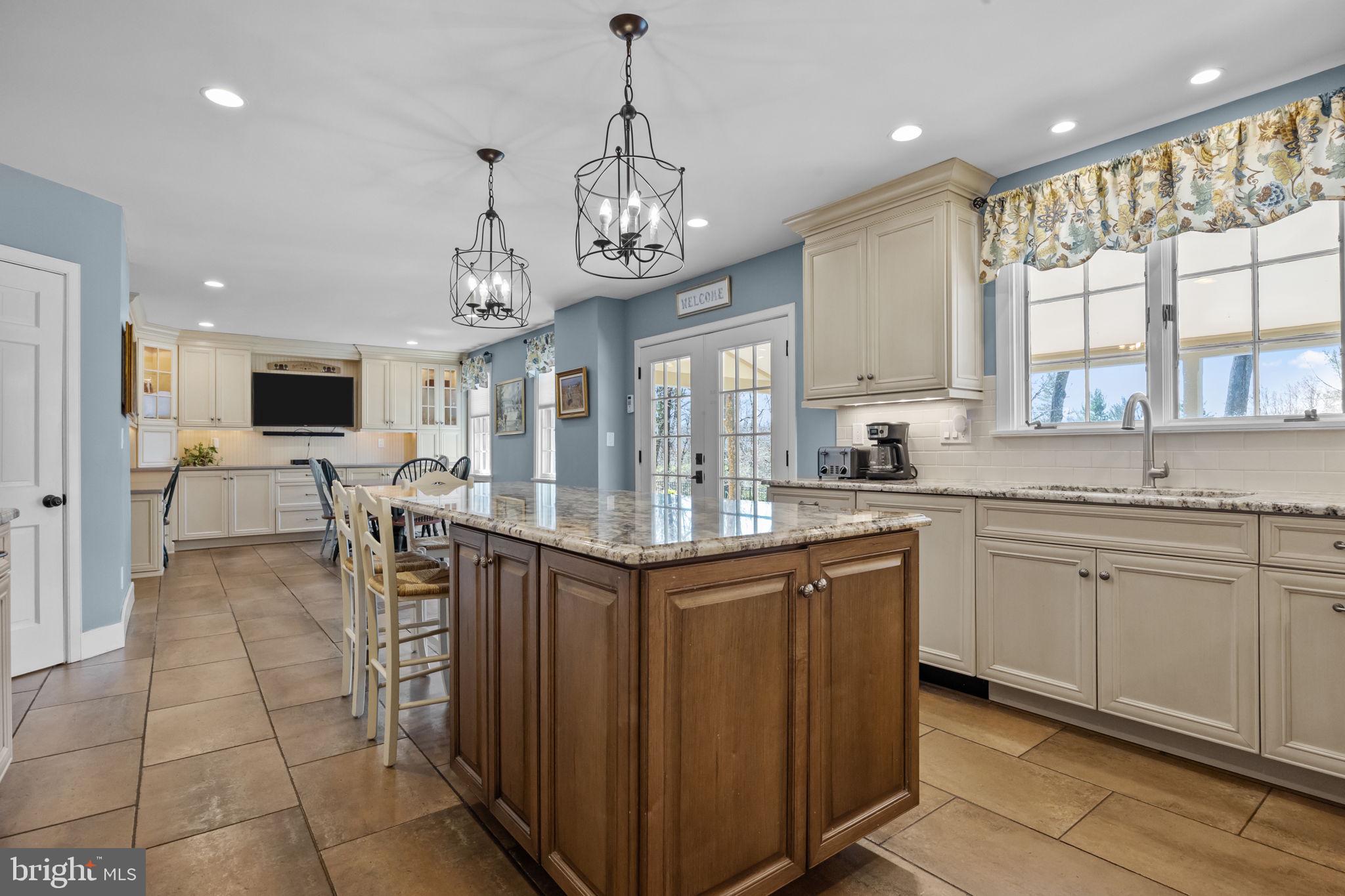 HUNTINGDON VALLEY - Residential