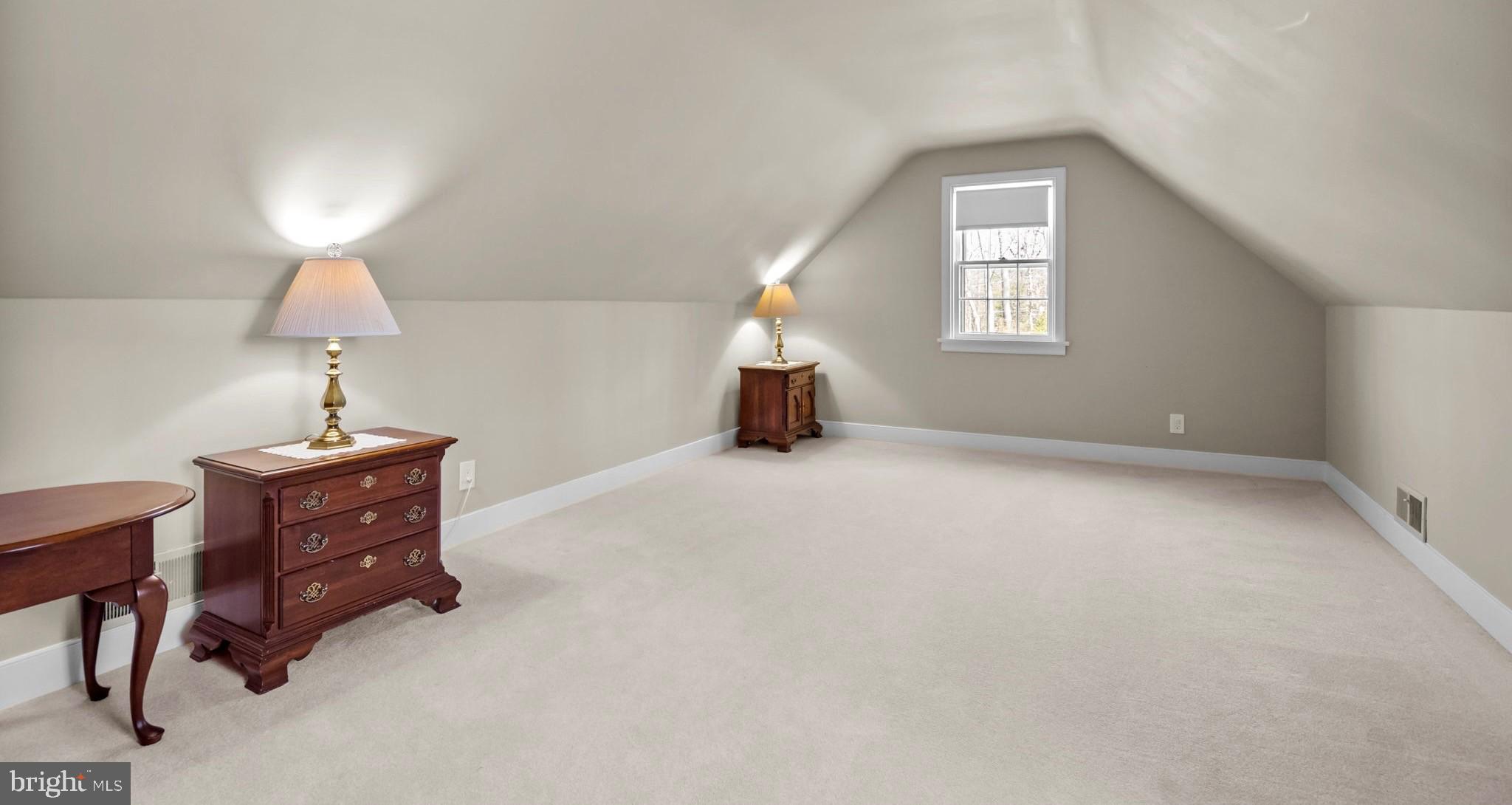 HUNTINGDON VALLEY - Residential