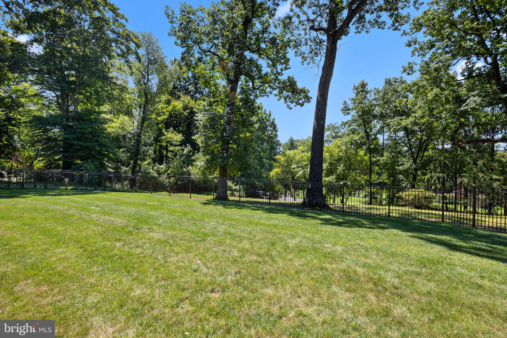 HUNTINGDON VALLEY - Residential