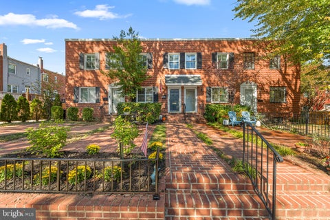Photo of 813 Jefferson Street, ALEXANDRIA, VA 22314 (MLS # VAAX2066342)