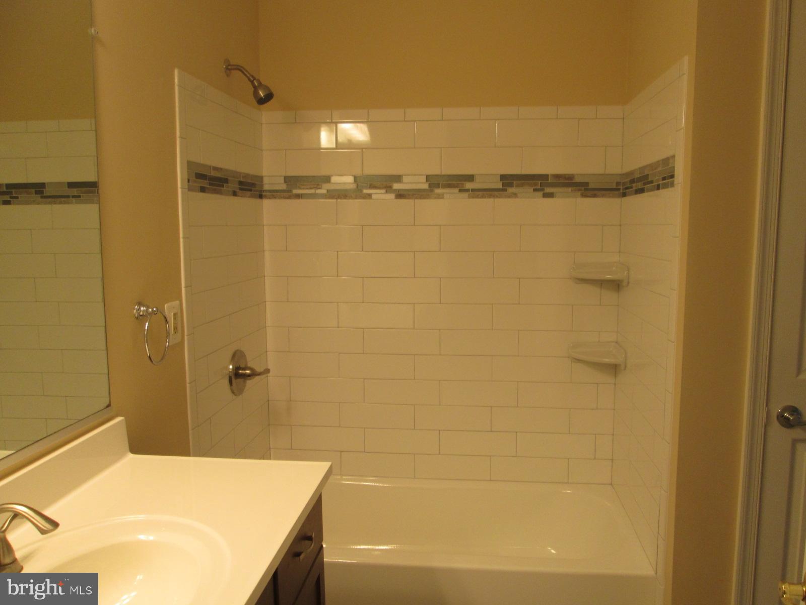 HICKORY OVERLOOK - Residential Lease