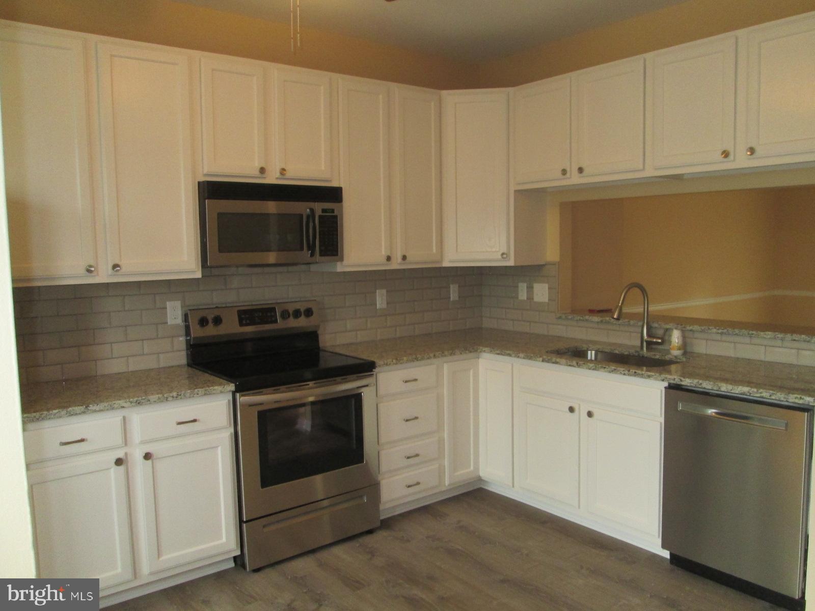 HICKORY OVERLOOK - Residential Lease