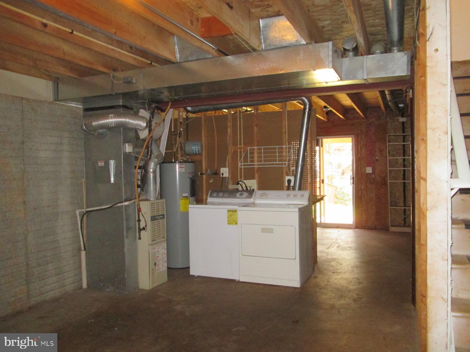 HICKORY OVERLOOK - Residential Lease