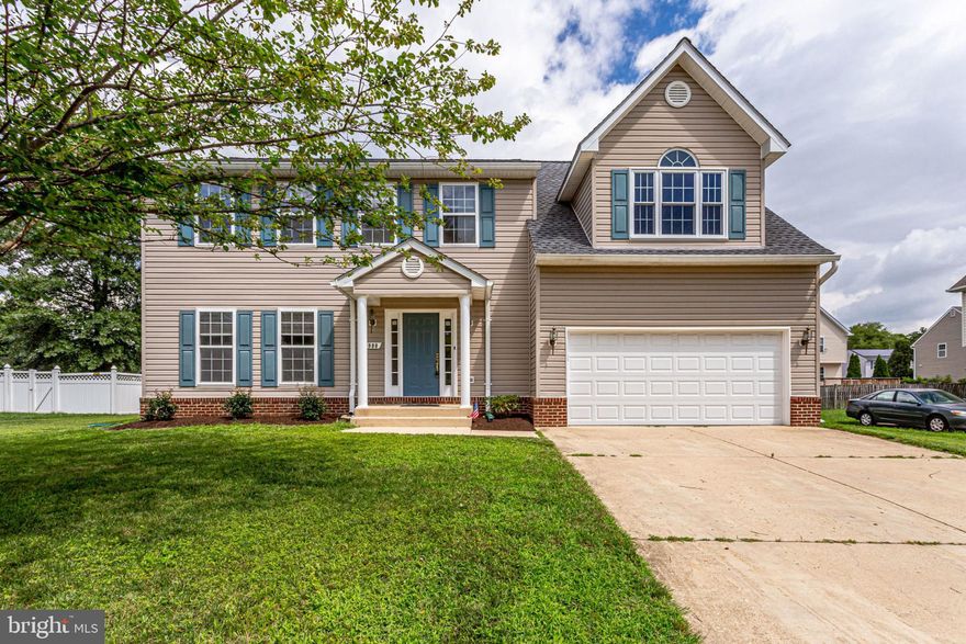 Beautiful and spacious single family with 4 bedrooms and 3 and half baths with many upgrades new paint, new wall to wall carpet, roof 2015, HVAC 02017, Kitchen2017, Halfbath 2017,Master bath  2017. Close to Nation Harbour, MGM, 495 and 95This won't last long!!!