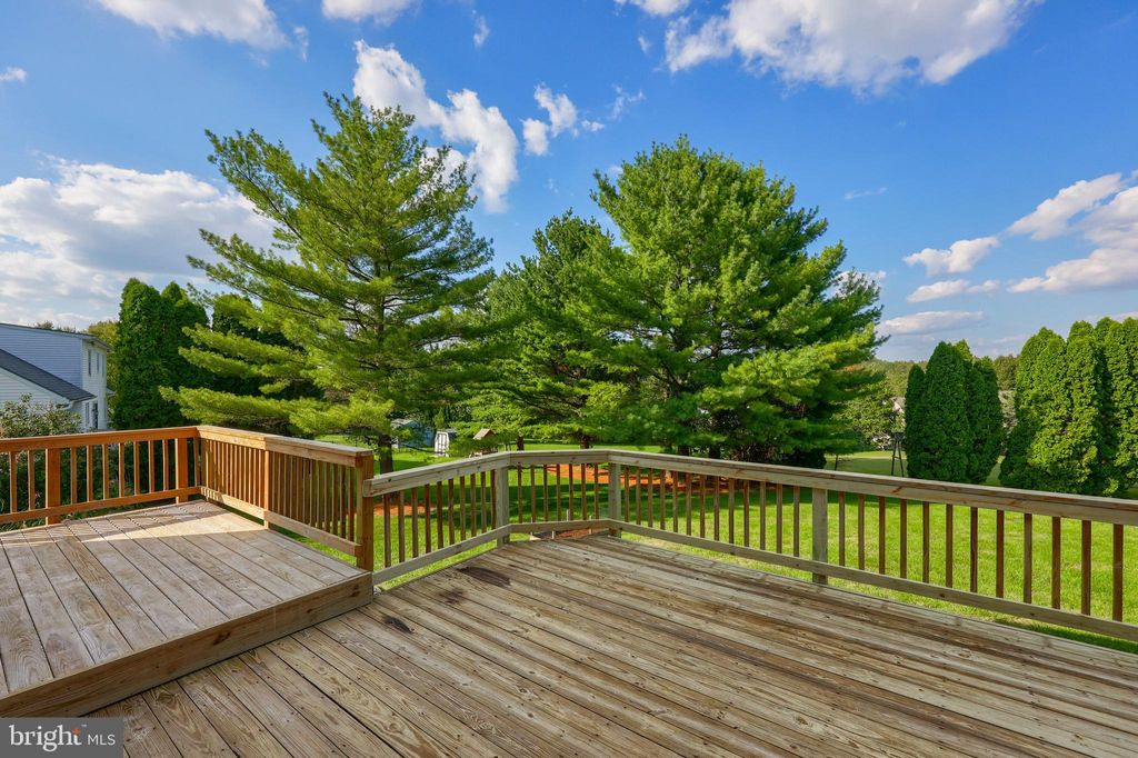 Photo of 111 Pebble Run, Lancaster, PA 17602 (MLS # PALA2042400)