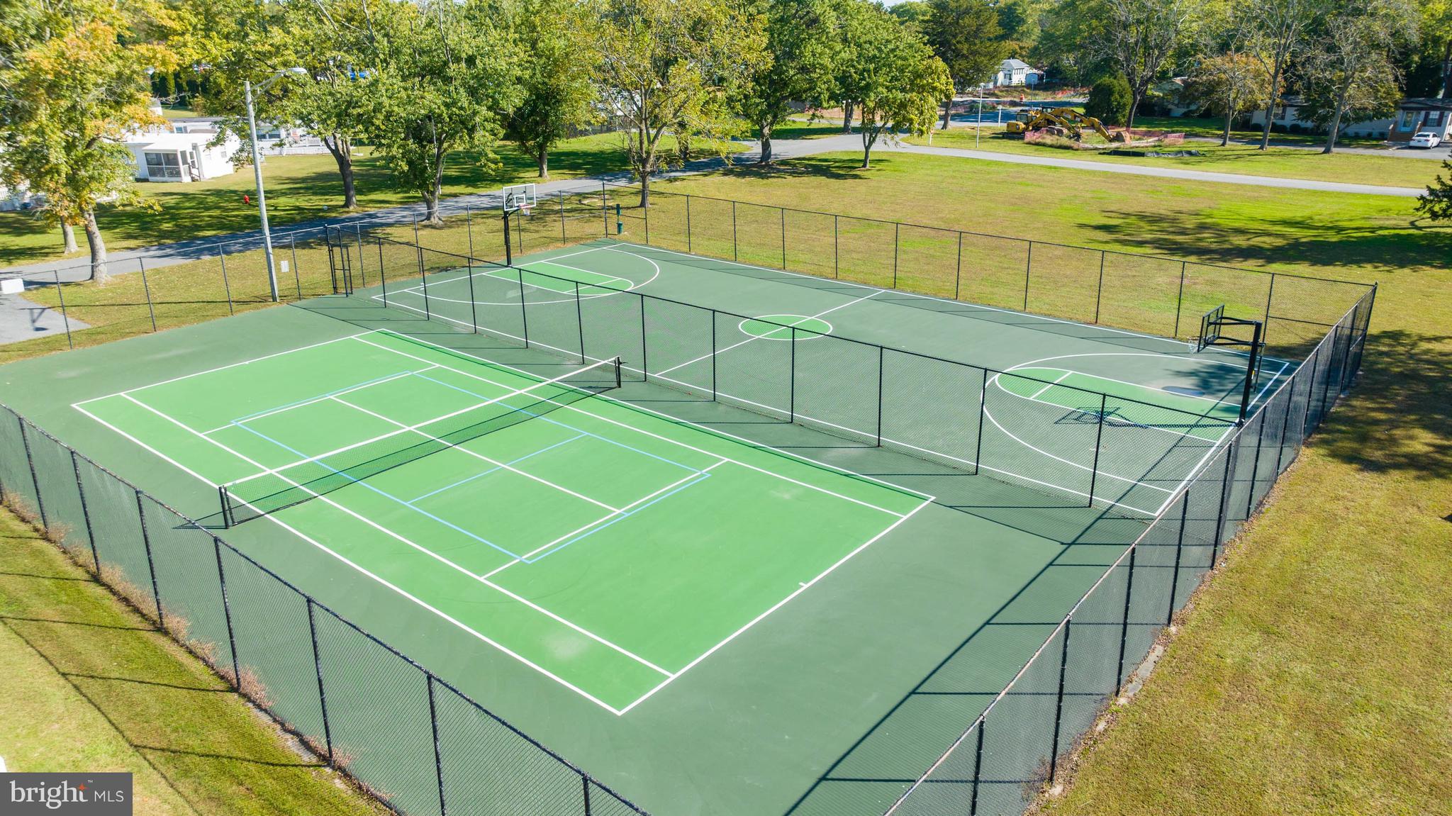 ANGOLA BEACH - Residential