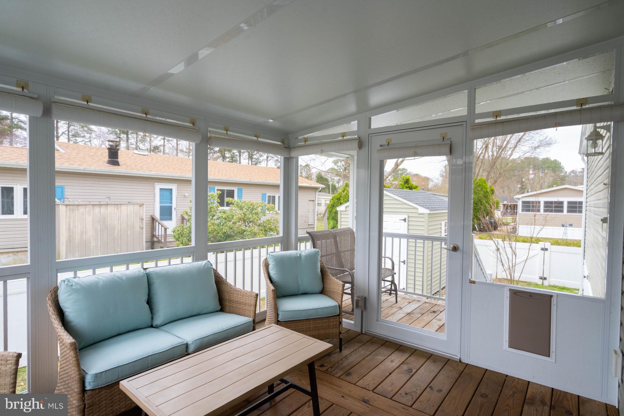 ANGOLA BEACH - Residential