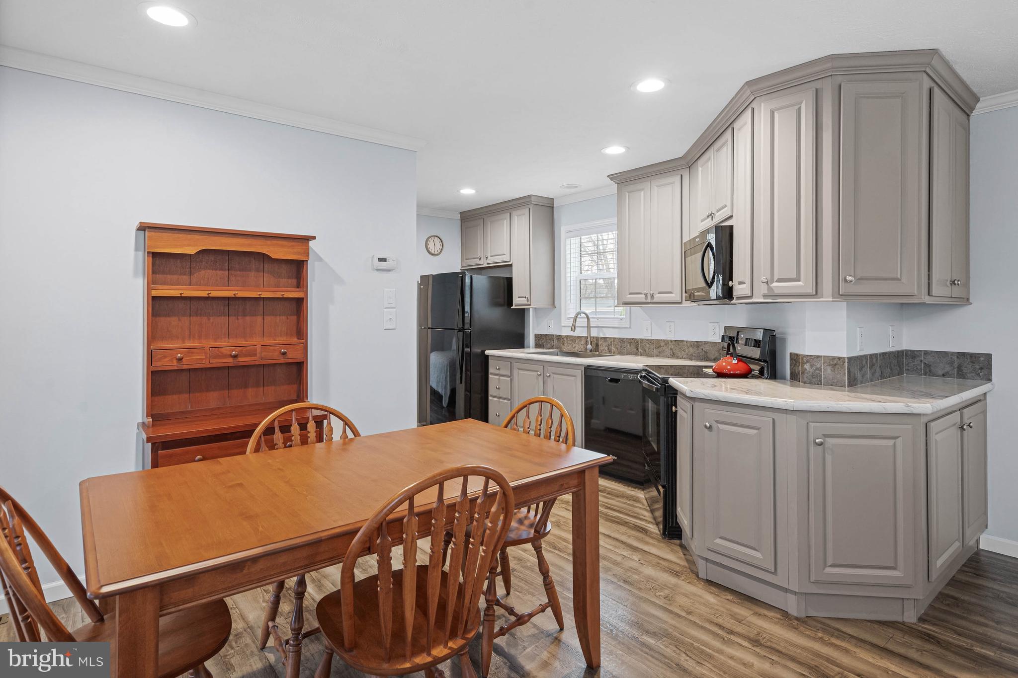 ANGOLA BEACH - Residential