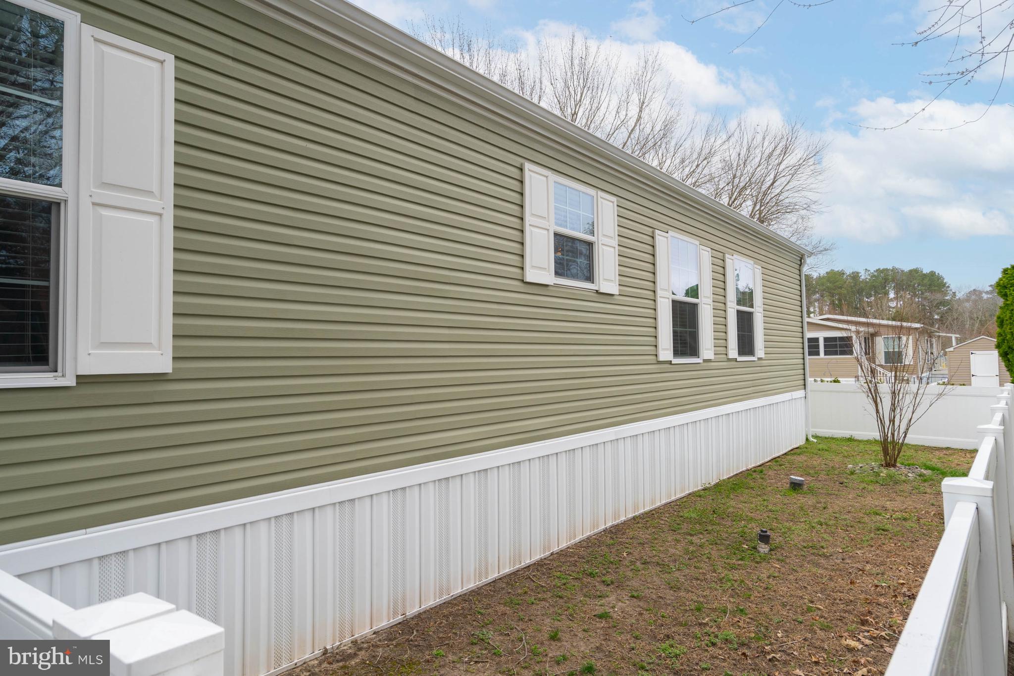 ANGOLA BEACH - Residential