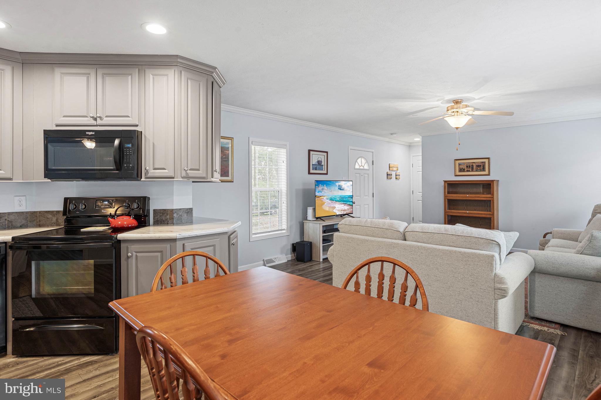 ANGOLA BEACH - Residential