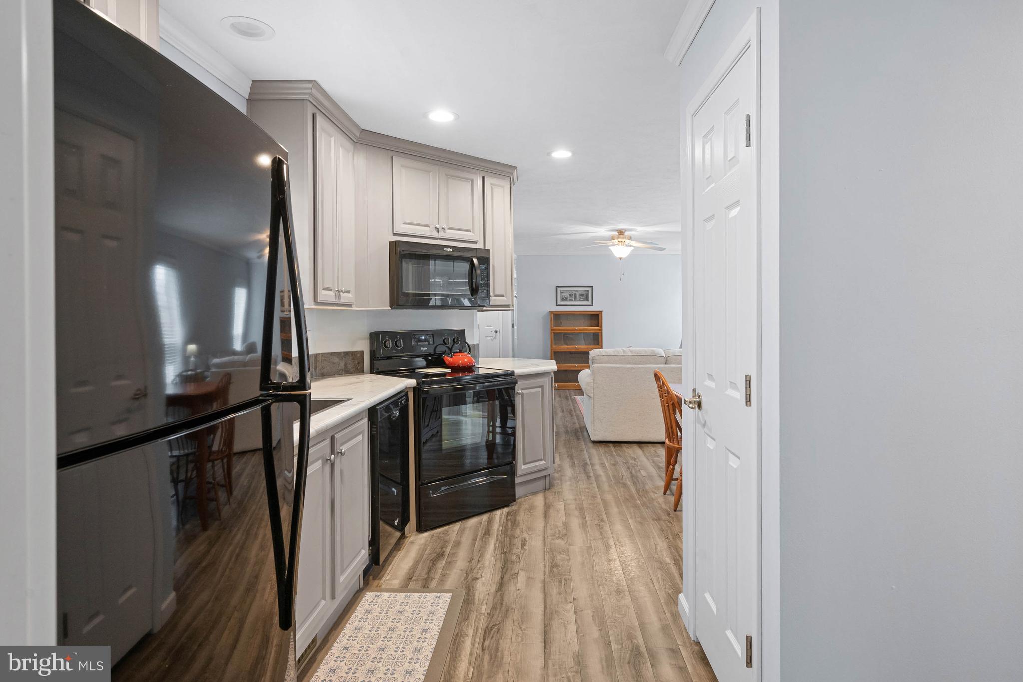 ANGOLA BEACH - Residential