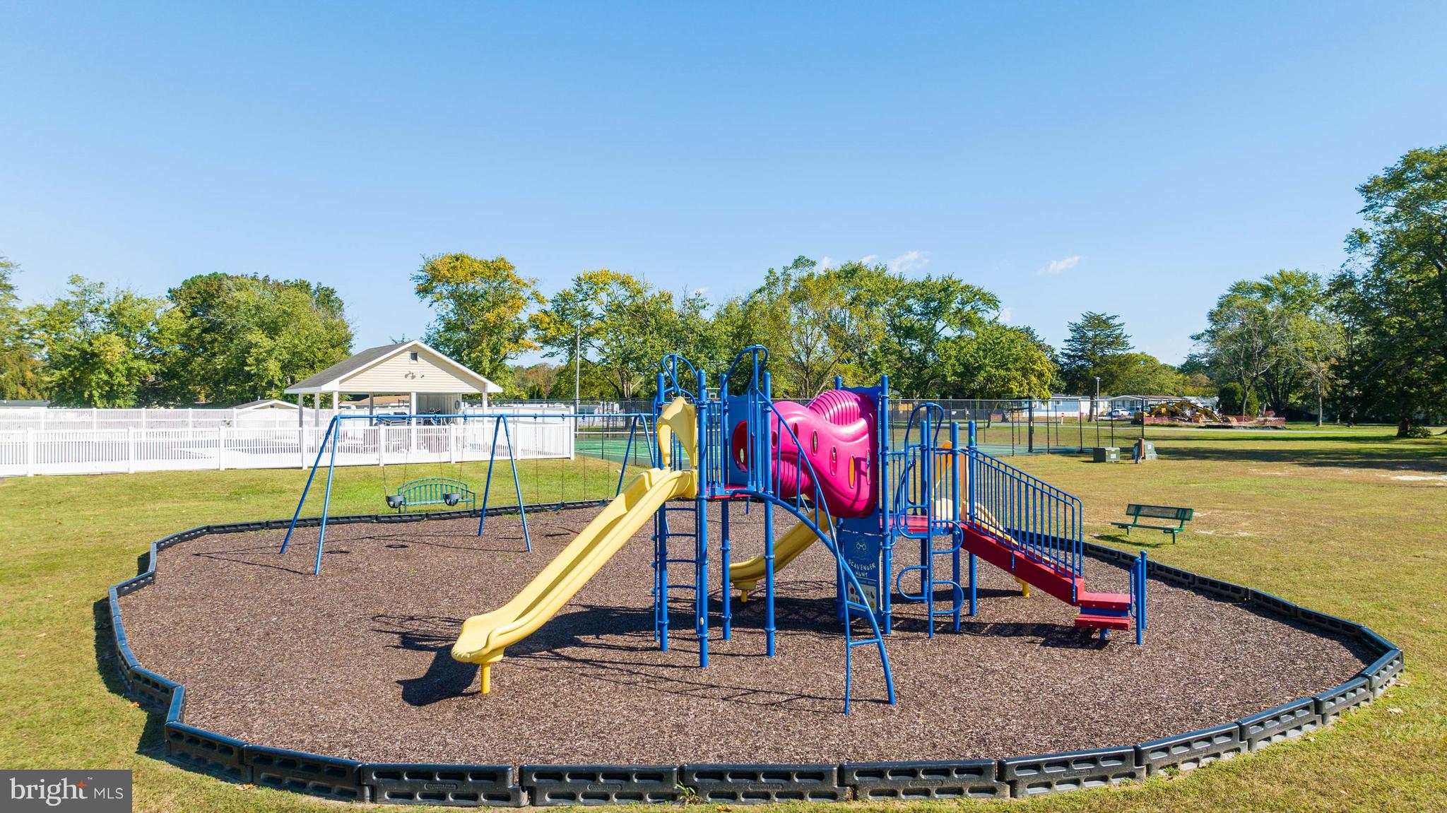 ANGOLA BEACH - Residential