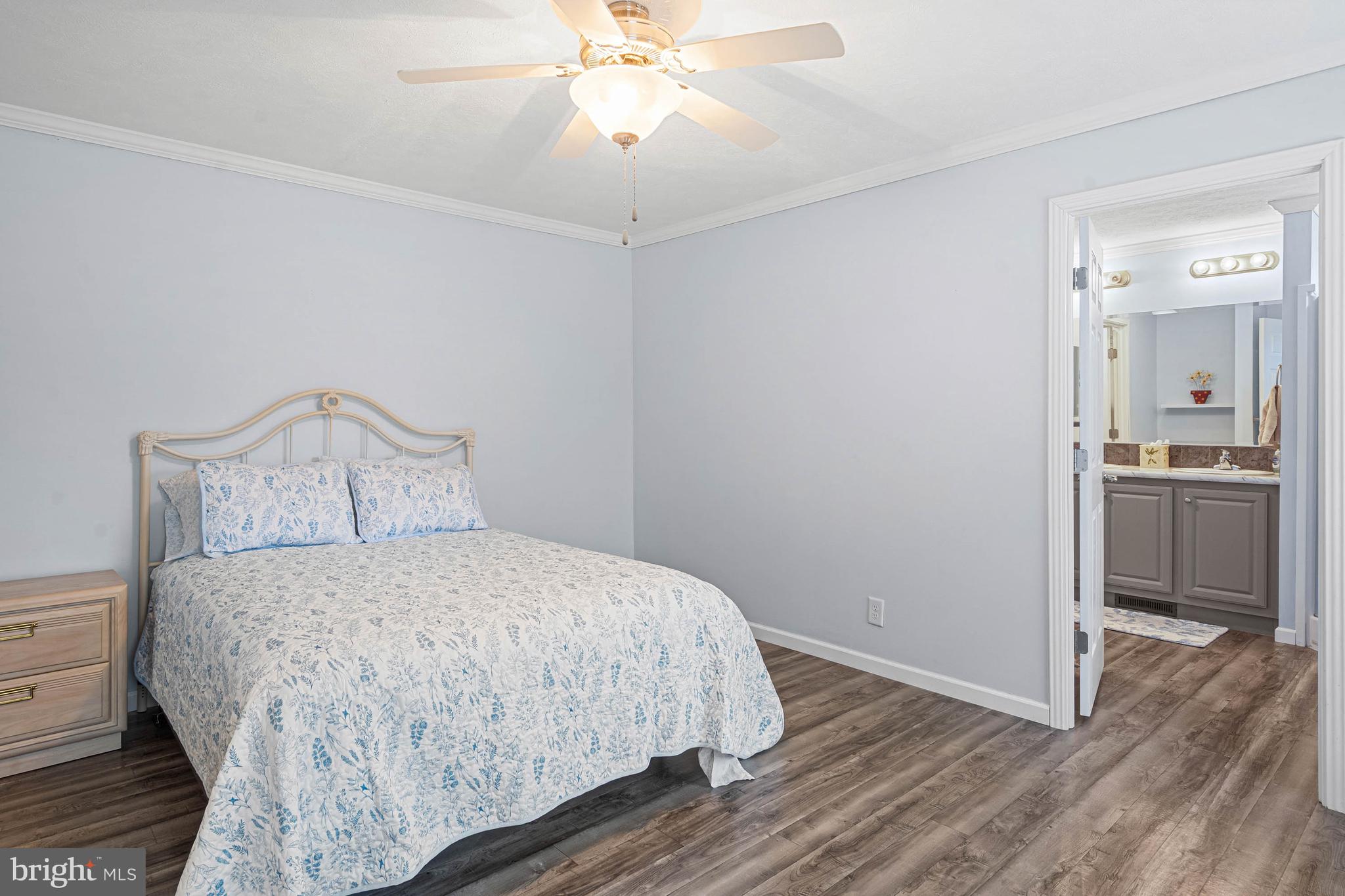 ANGOLA BEACH - Residential