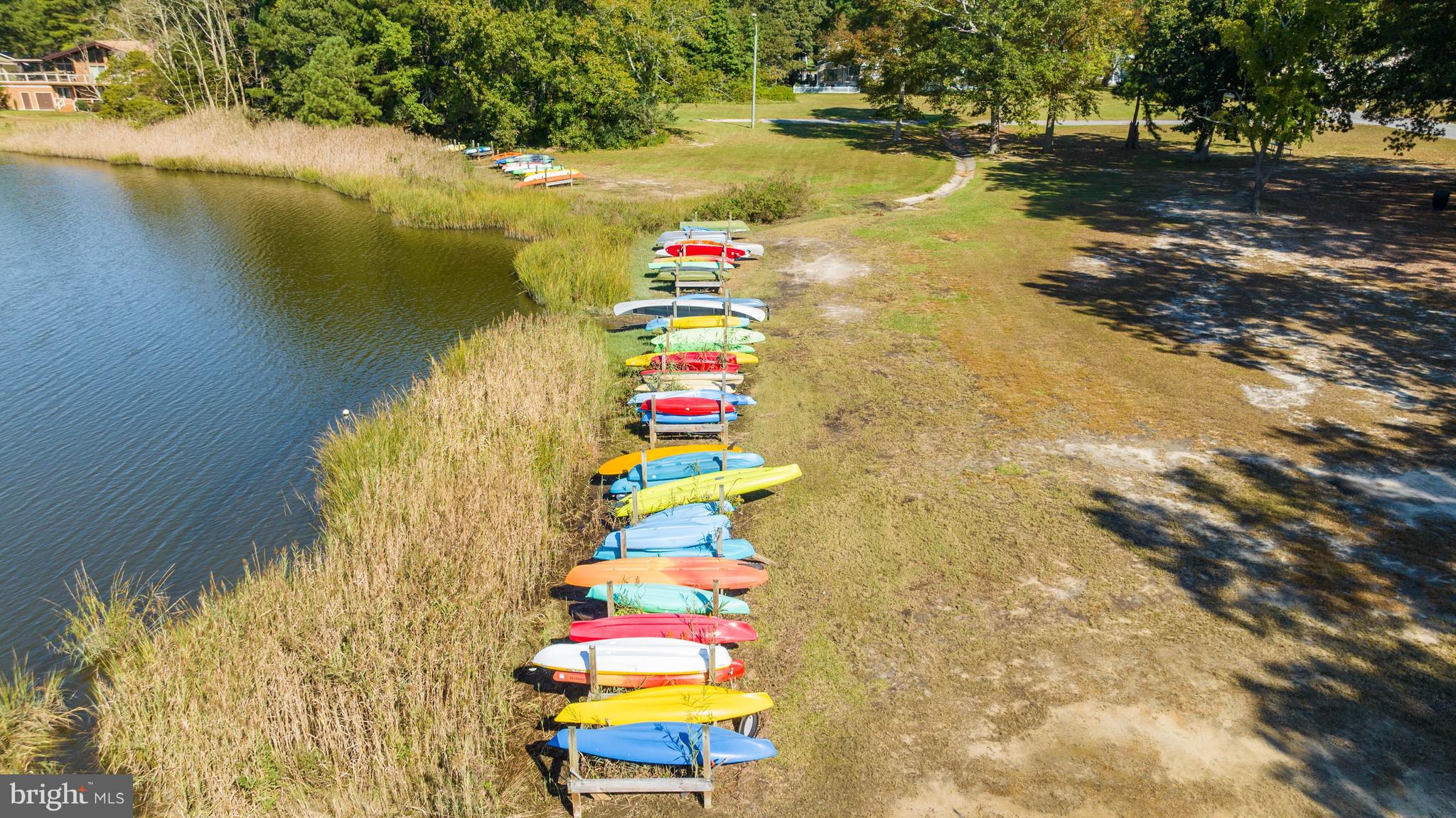 ANGOLA BEACH - Residential