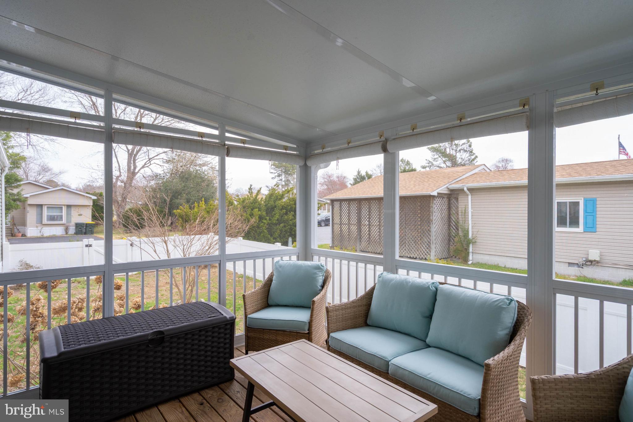 ANGOLA BEACH - Residential