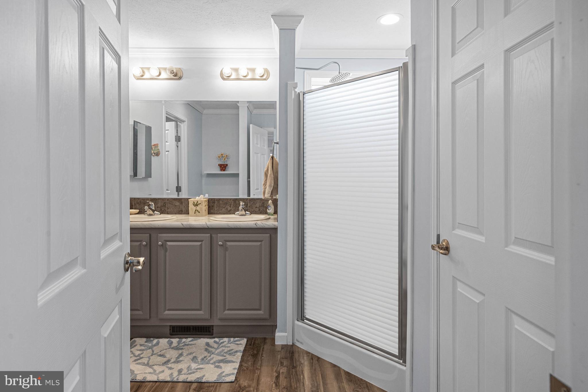 ANGOLA BEACH - Residential