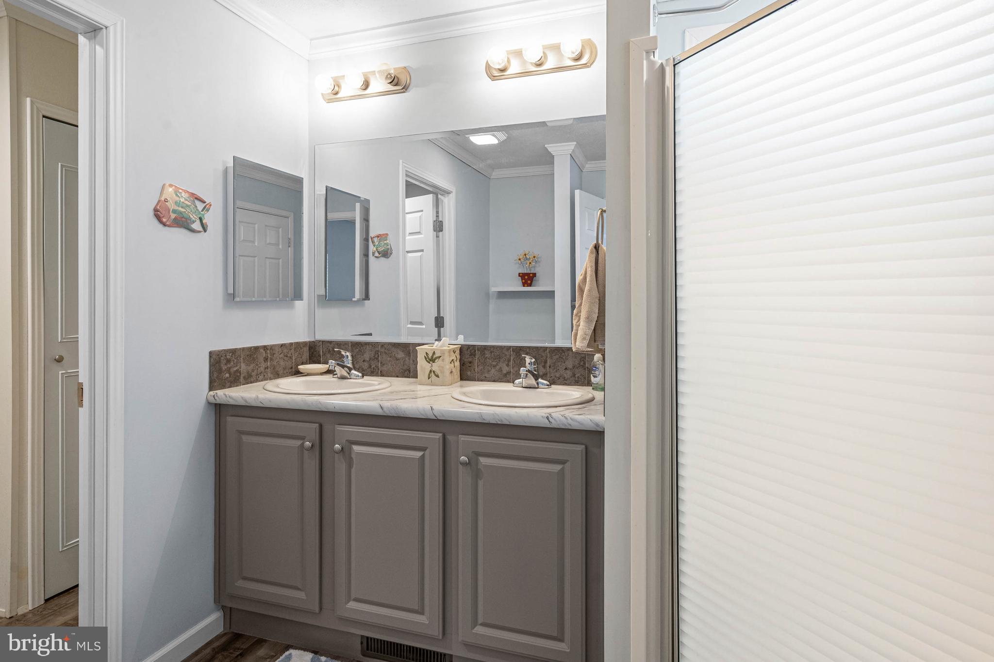 ANGOLA BEACH - Residential