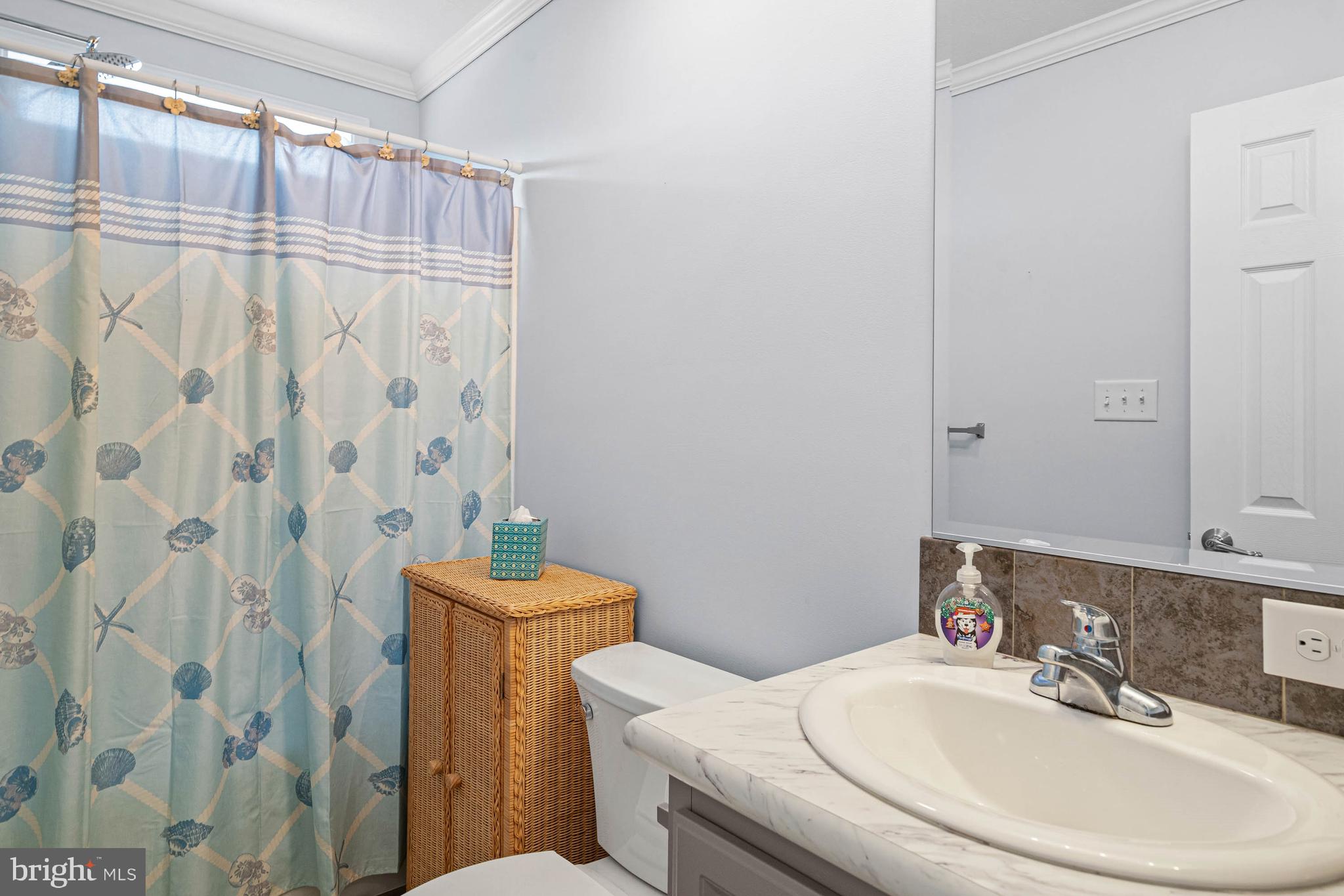 ANGOLA BEACH - Residential