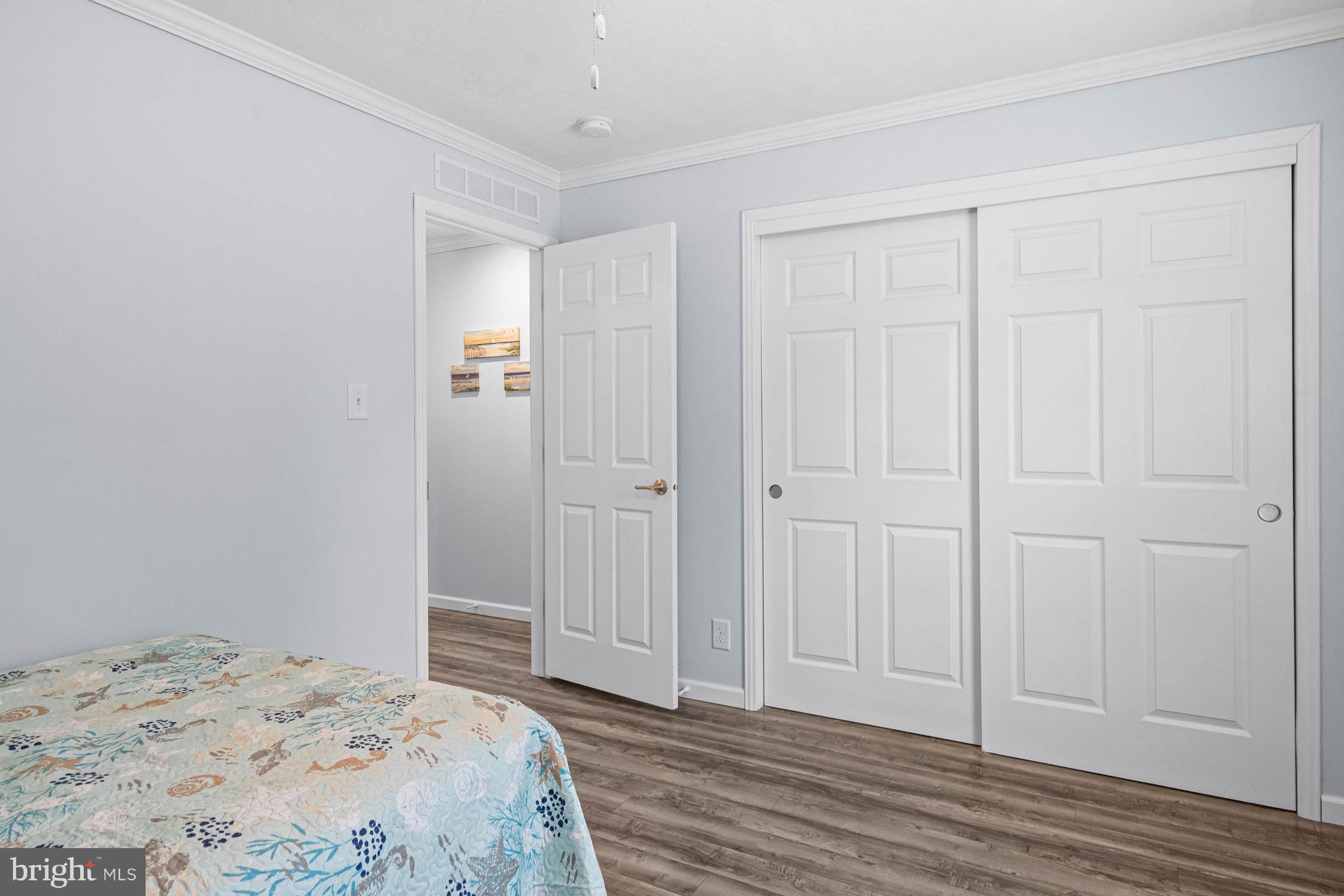 ANGOLA BEACH - Residential