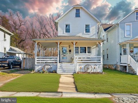 Photo of 1006 Chestnut Avenue, LAUREL SPRINGS, NJ 08021 (MLS # NJCD2111798)