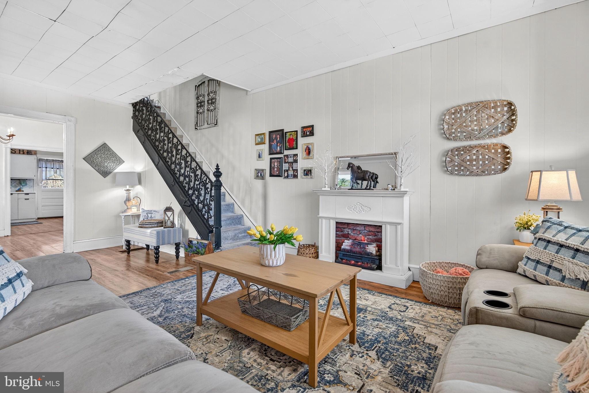 1006 CHESTNUT AVENUE