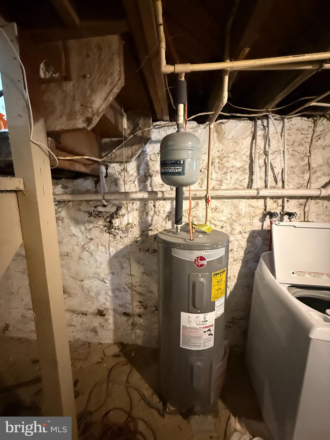 HALFWAY - Residential