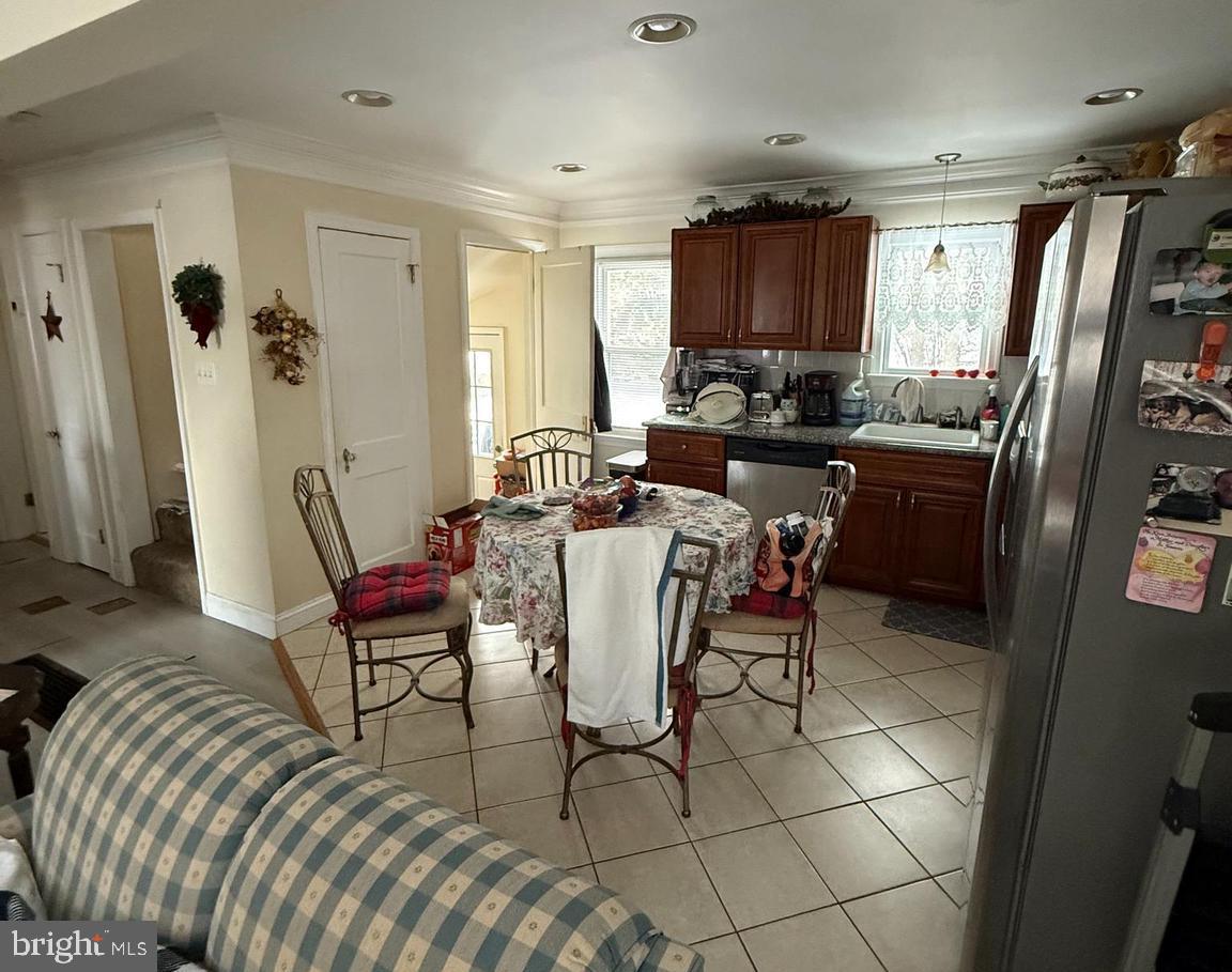 HALFWAY - Residential