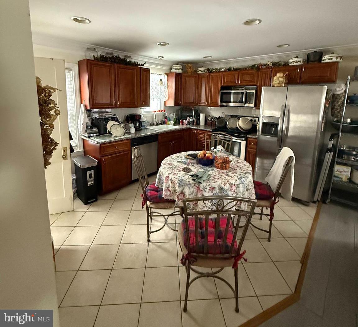 HALFWAY - Residential