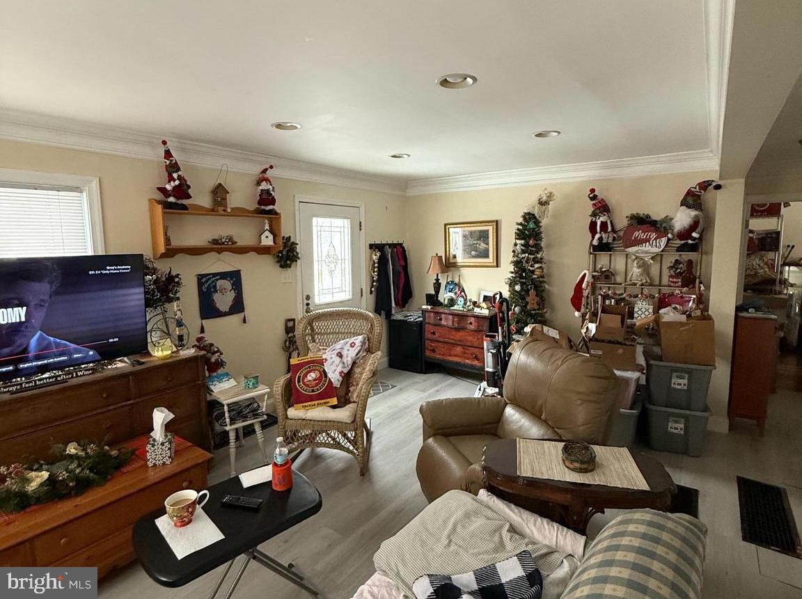 HALFWAY - Residential