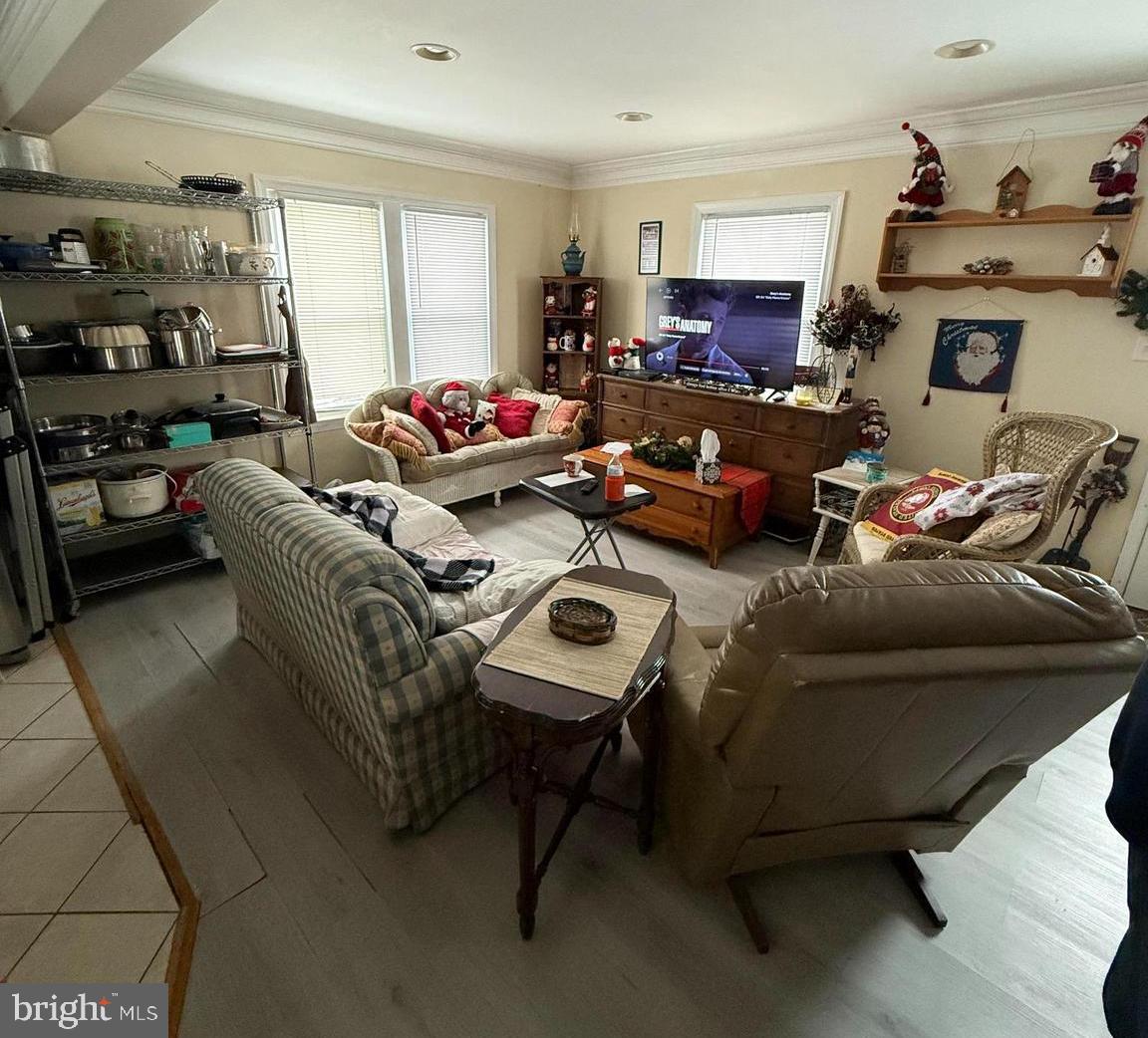 HALFWAY - Residential