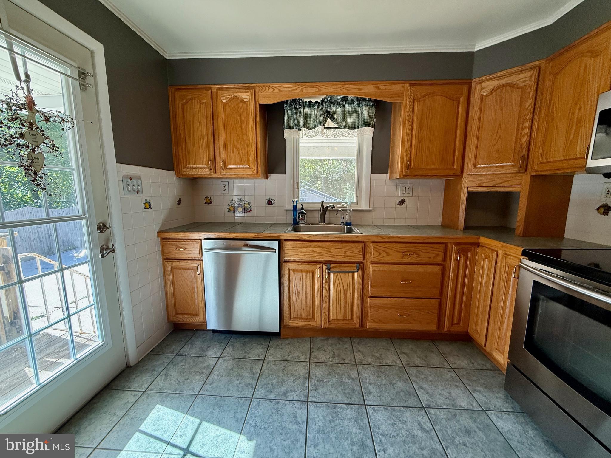 PERRY HALL - Residential